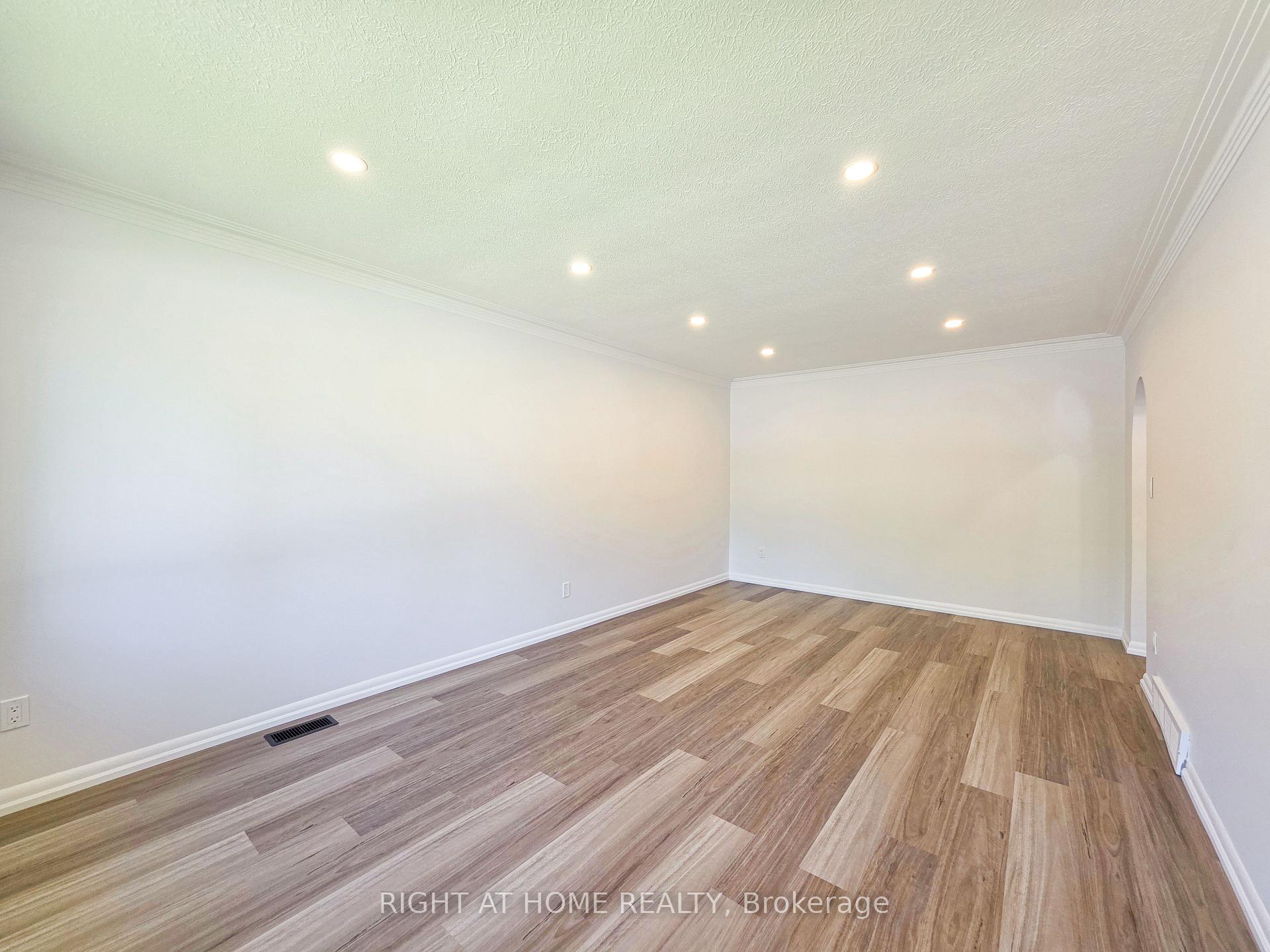 Photo 10 of Unit Upper, 323 Marion Avenue, Oshawa, McLaughlin — HOMEH