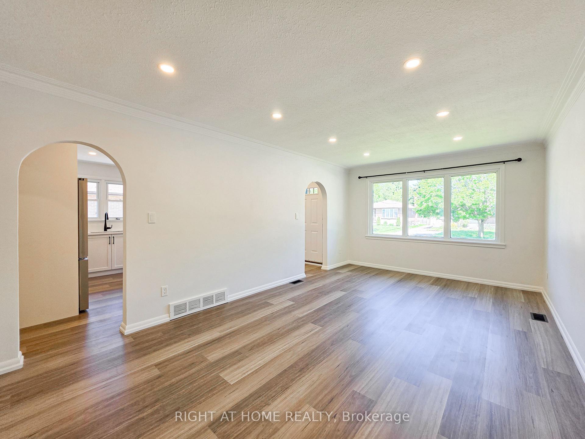 Photo 12 of Unit Upper, 323 Marion Avenue, Oshawa, McLaughlin — HOMEH