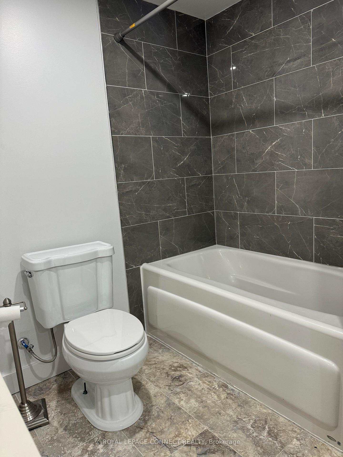 Photo 7 of 533 Gardenview Square, Pickering, Amberlea — HOMEH
