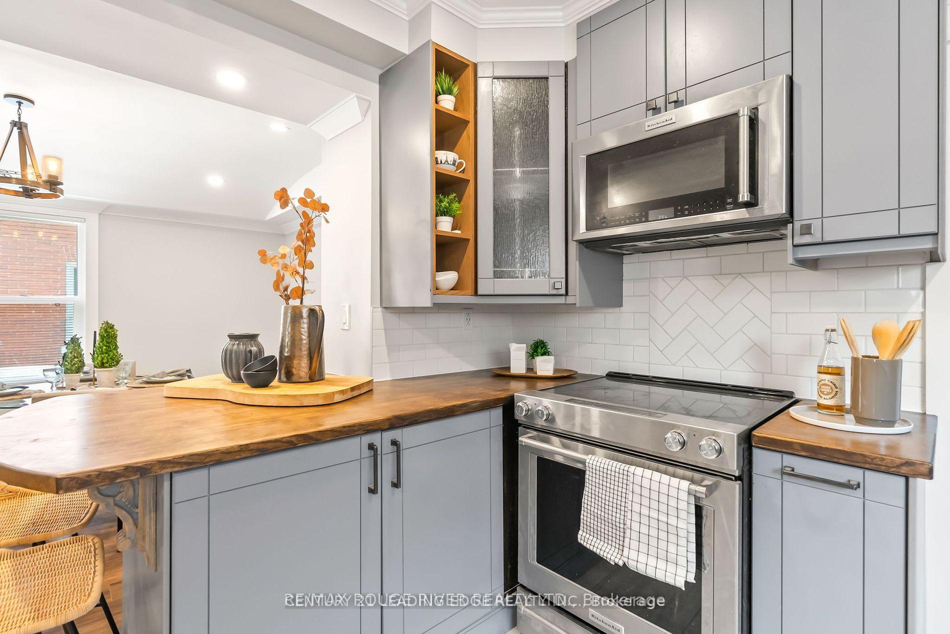 Photo 11 of 127 Ritson Road S, Oshawa, Central — HOMEH