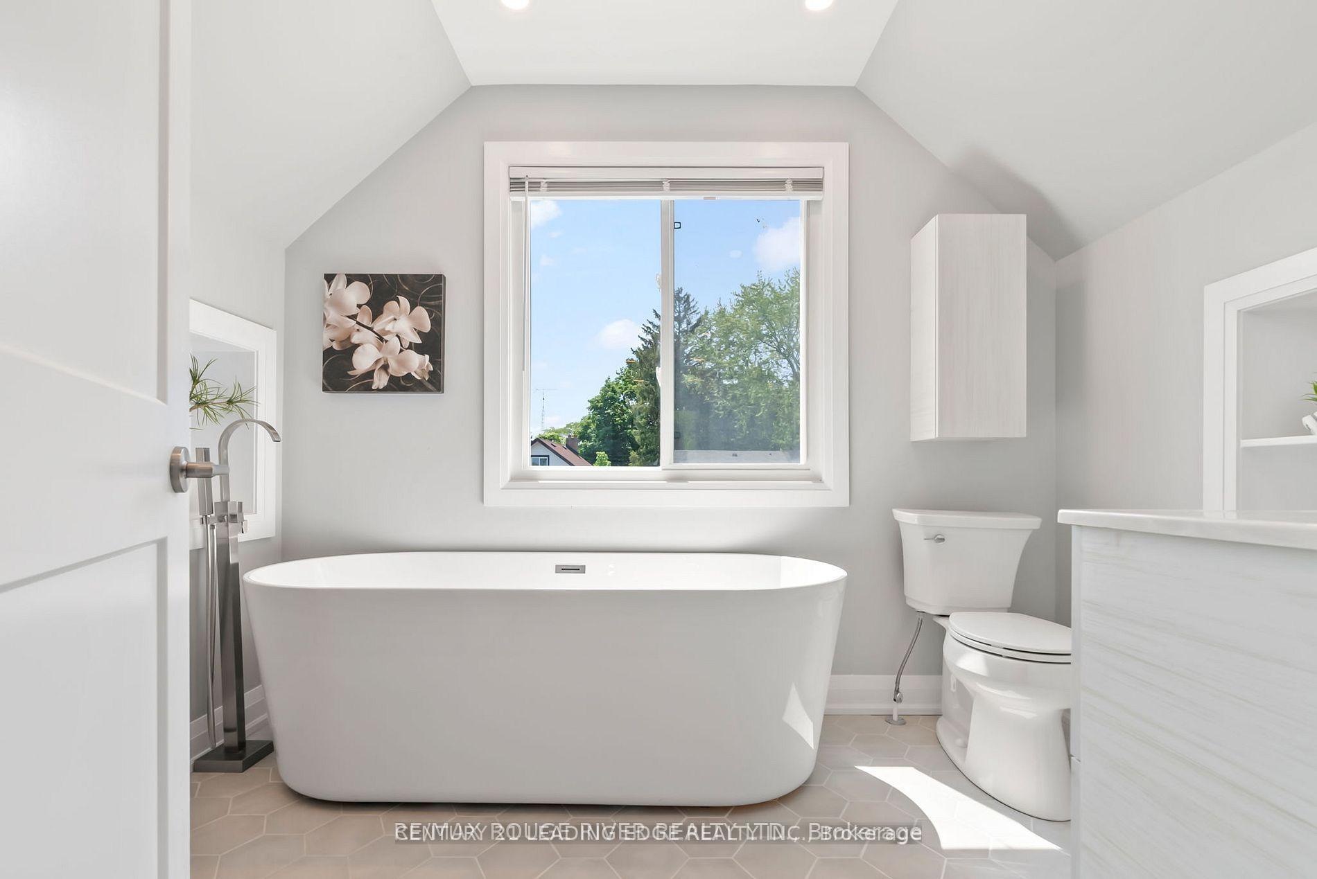 Photo 23 of 127 Ritson Road S, Oshawa, Central — HOMEH