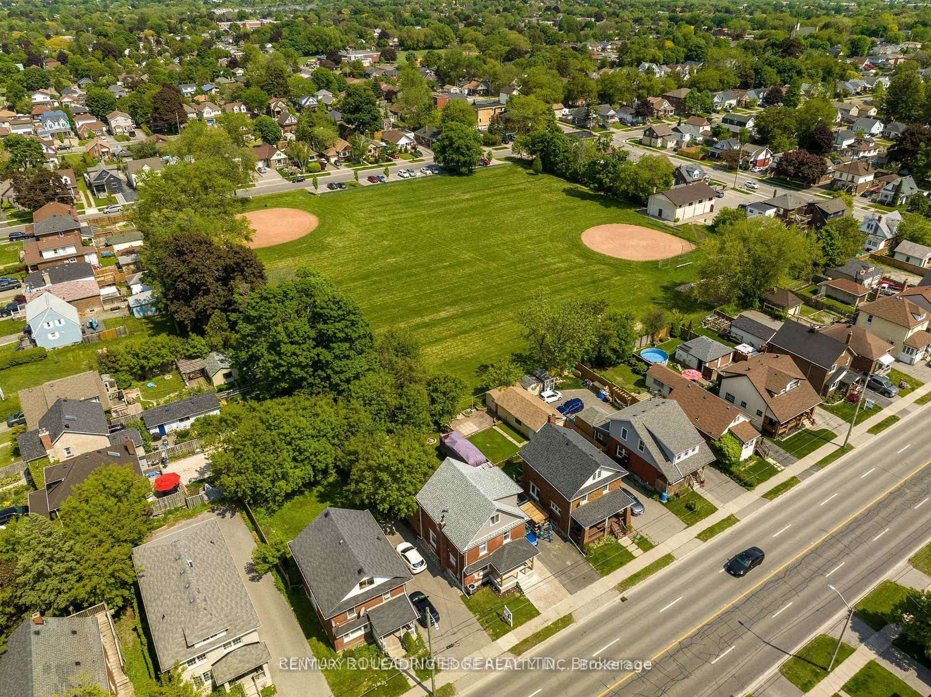 Photo 39 of 127 Ritson Road S, Oshawa, Central — HOMEH