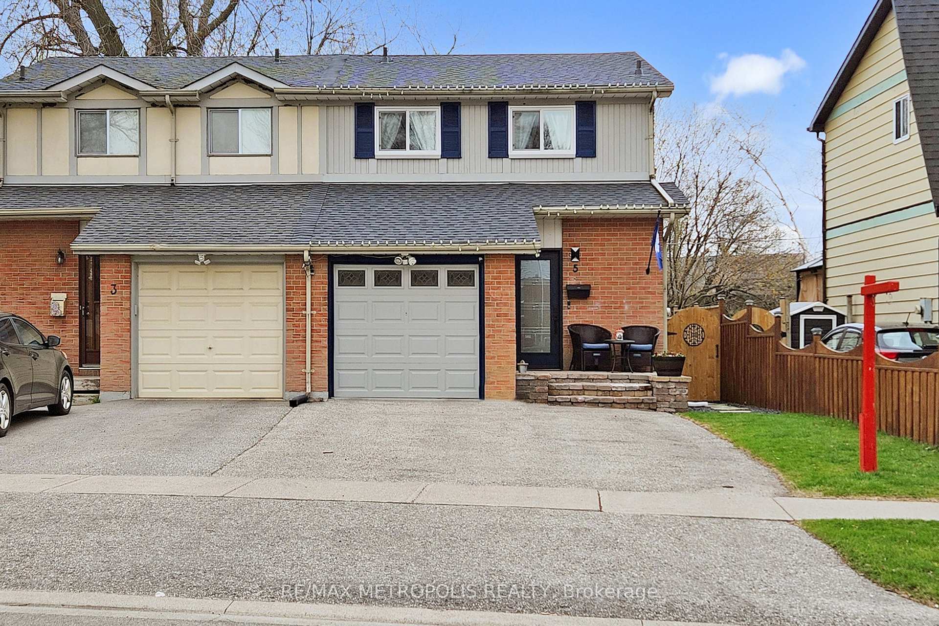 Photo 1 of 5 Thomas Street, Oshawa, Lakeview — HOMEH