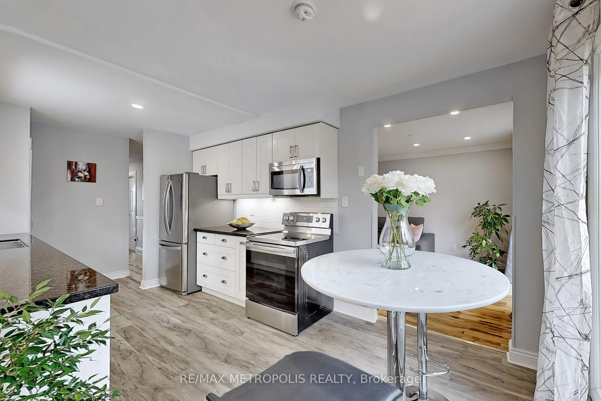 Photo 11 of 5 Thomas Street, Oshawa, Lakeview — HOMEH