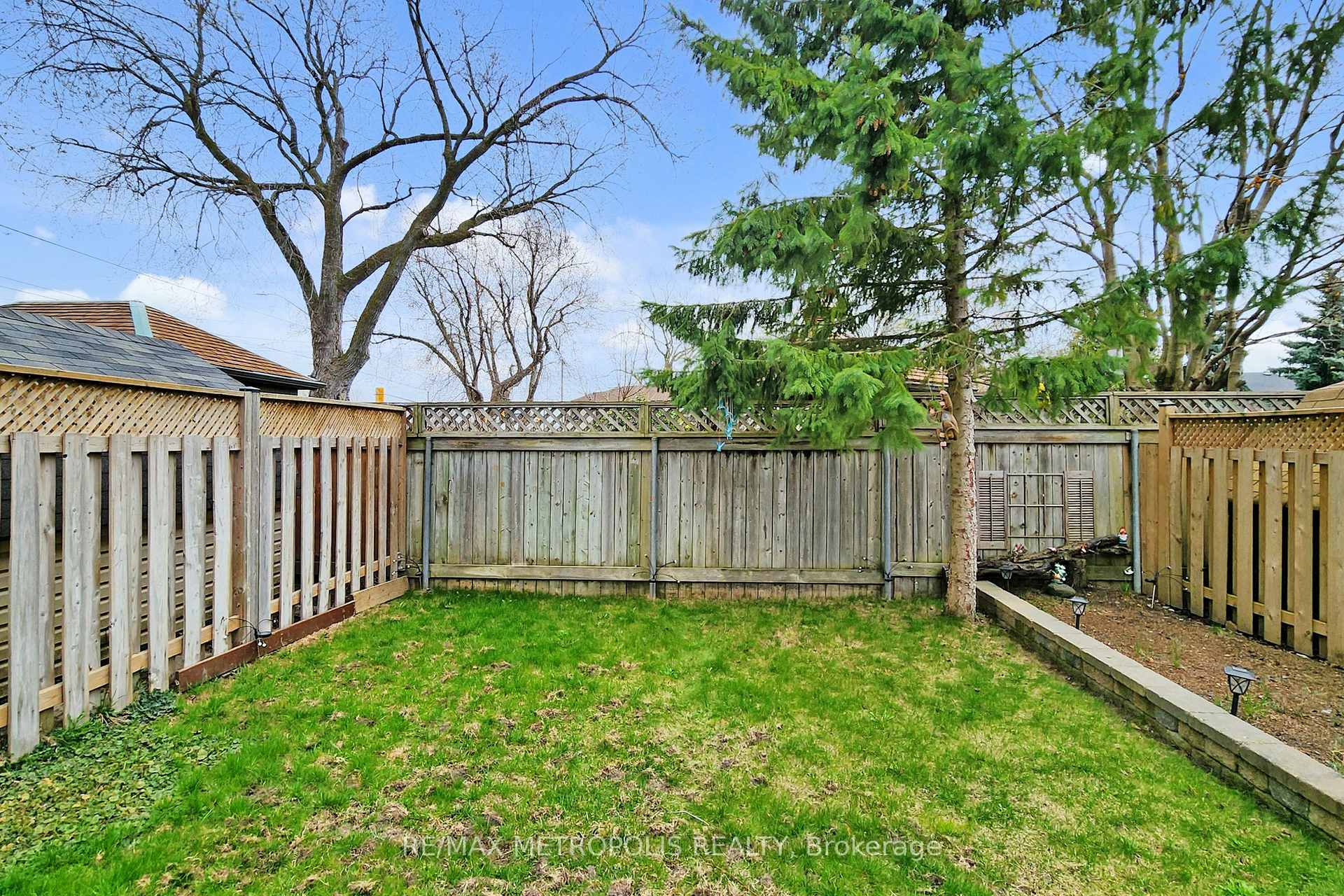 Photo 32 of 5 Thomas Street, Oshawa, Lakeview — HOMEH
