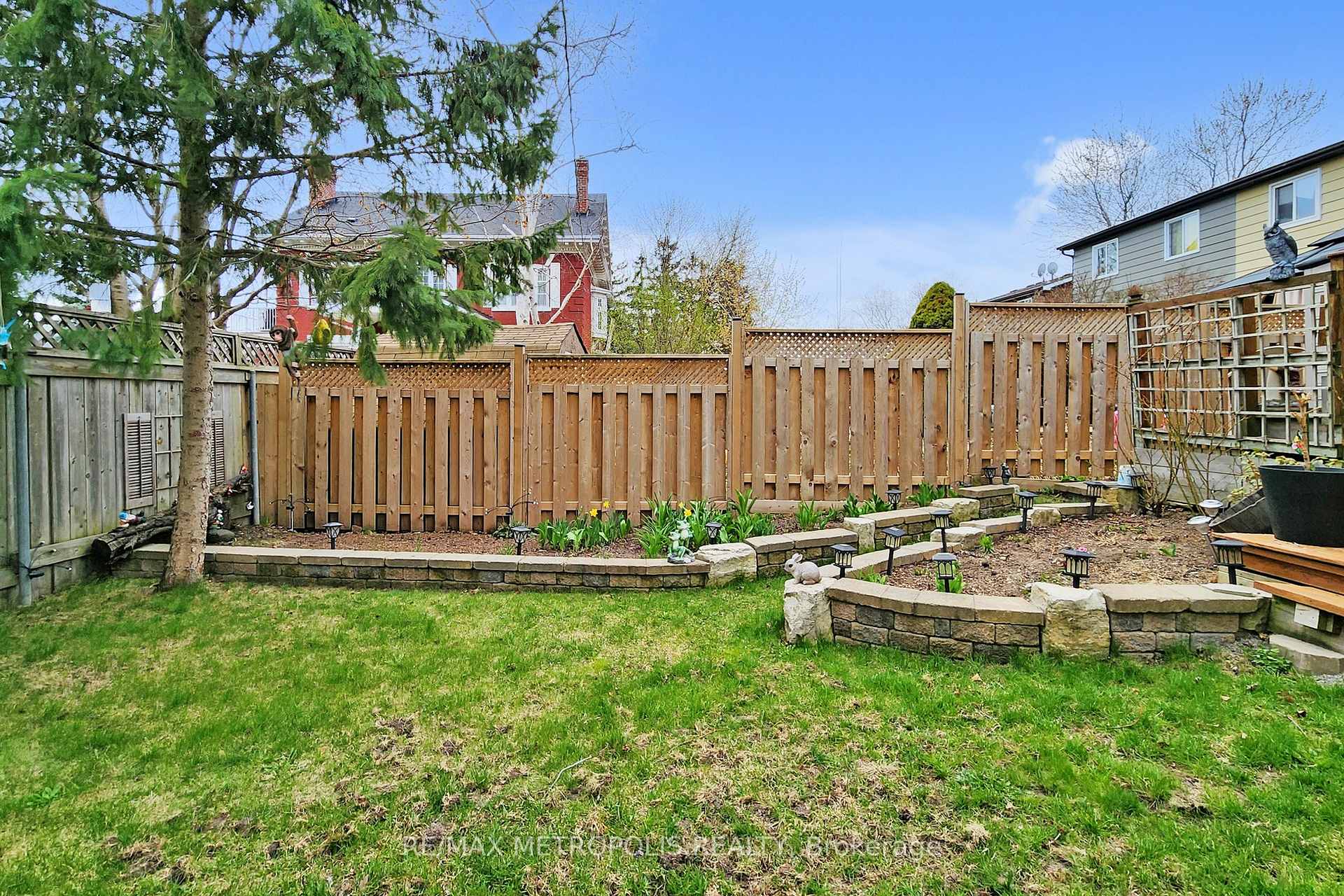 Photo 33 of 5 Thomas Street, Oshawa, Lakeview — HOMEH