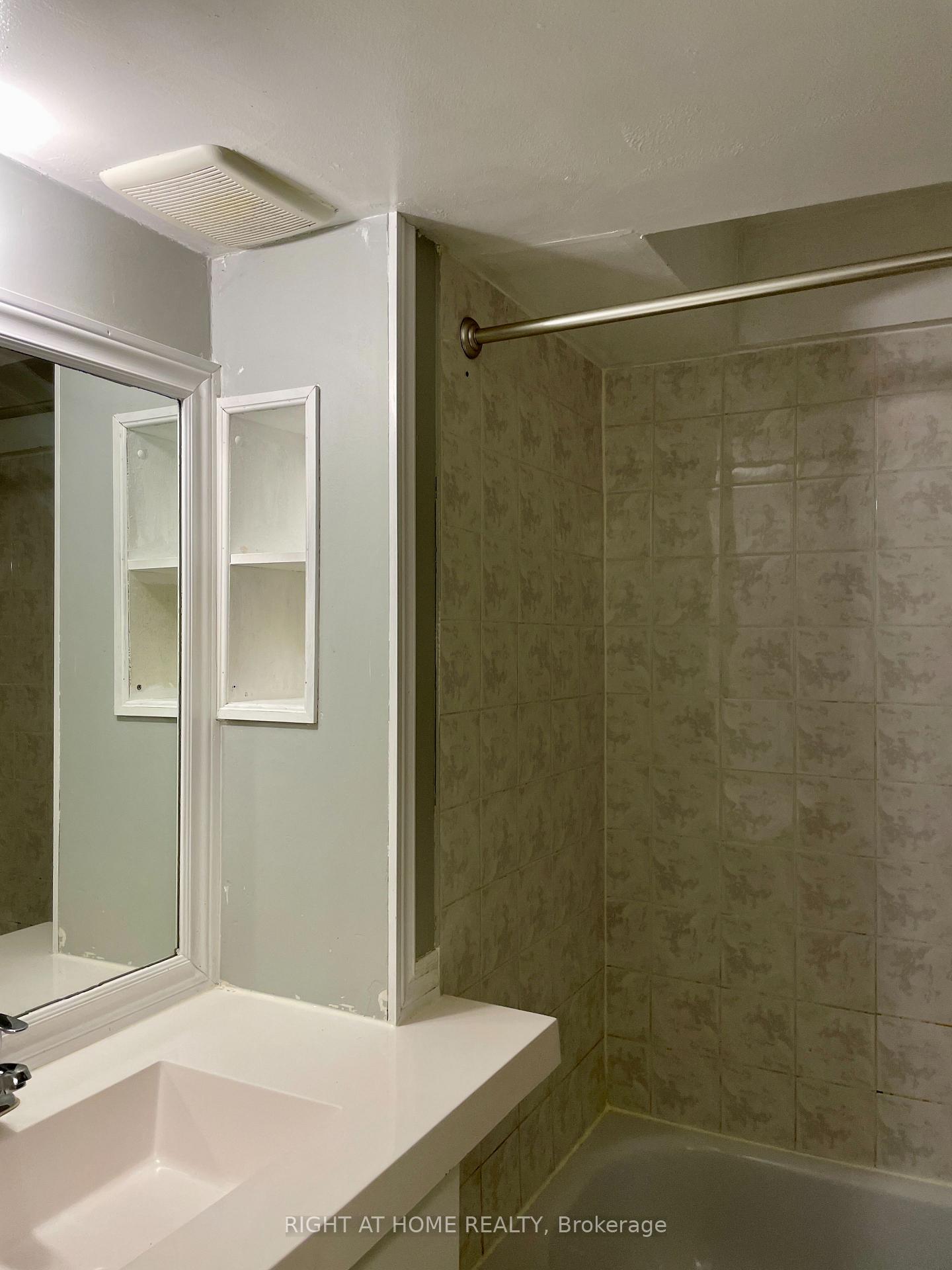 Photo 6 of 1694 Major Oaks Road, Pickering, Brock Ridge — HOMEH