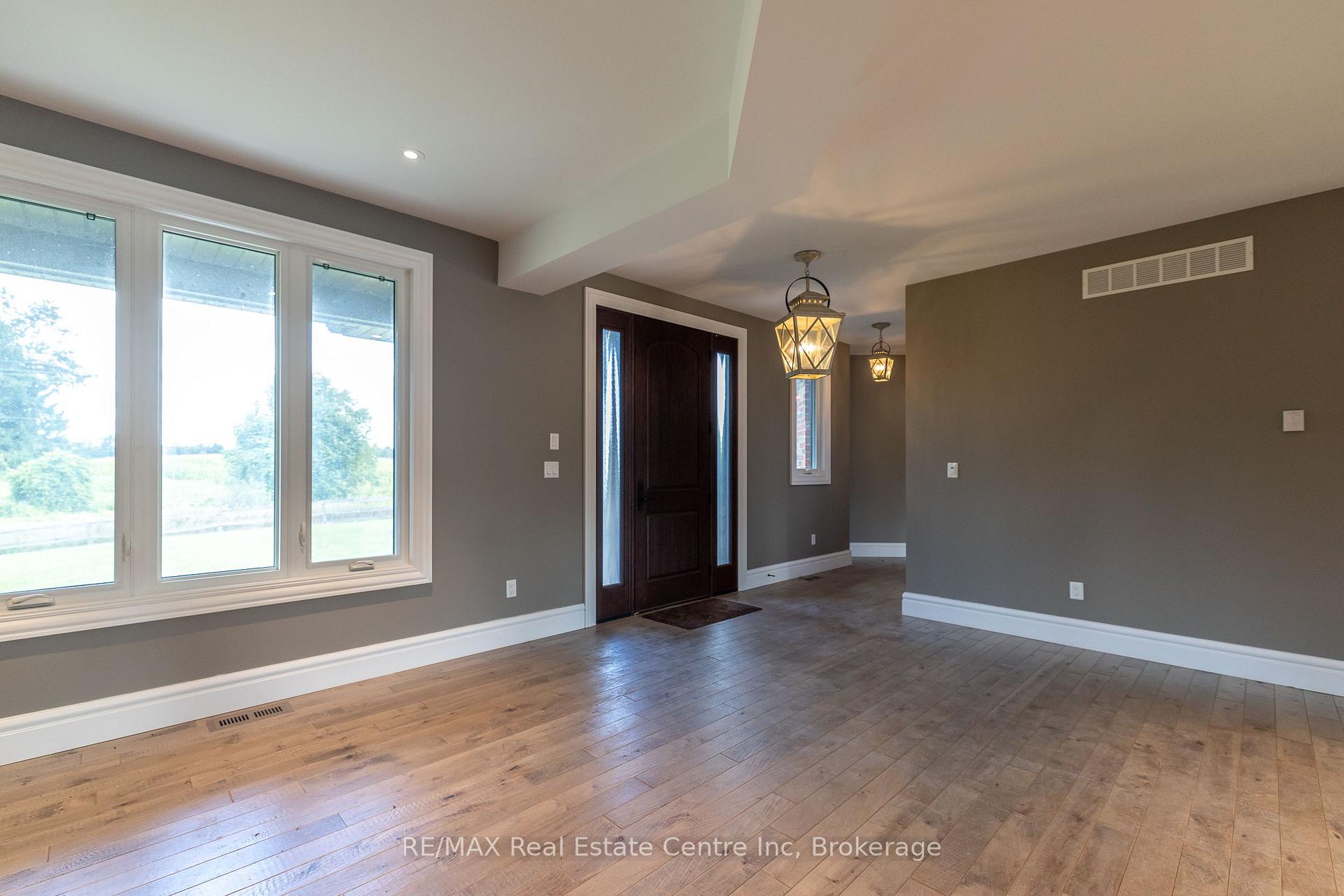 Photo 9 of 7355 Concession 1 Road, Puslinch, Crieff/Aikensville/Killean — HOMEH
