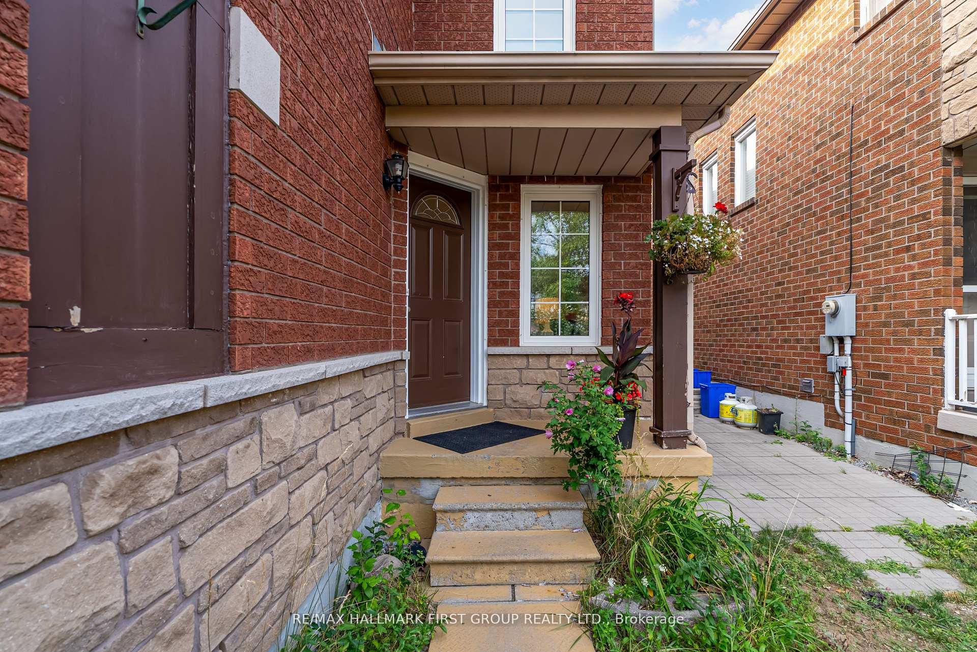 Photo 2 of 1633 Autumn Crescent, Pickering, Amberlea — HOMEH