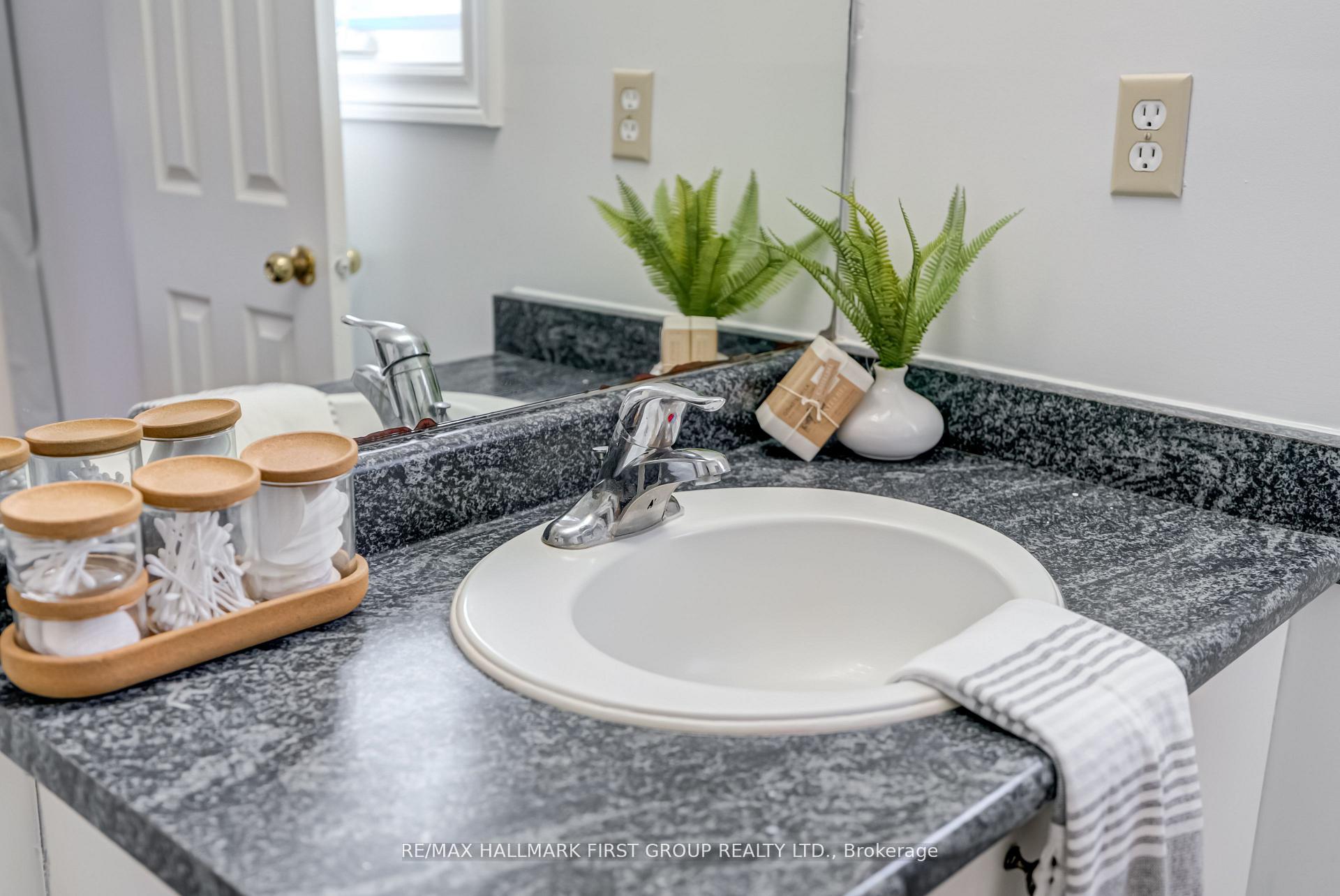 Photo 23 of 1633 Autumn Crescent, Pickering, Amberlea — HOMEH