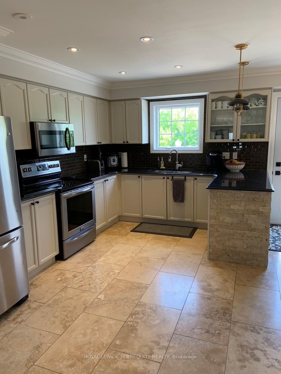 Photo 16 of 625 Liverpool Road, Pickering, Bay Ridges — HOMEH