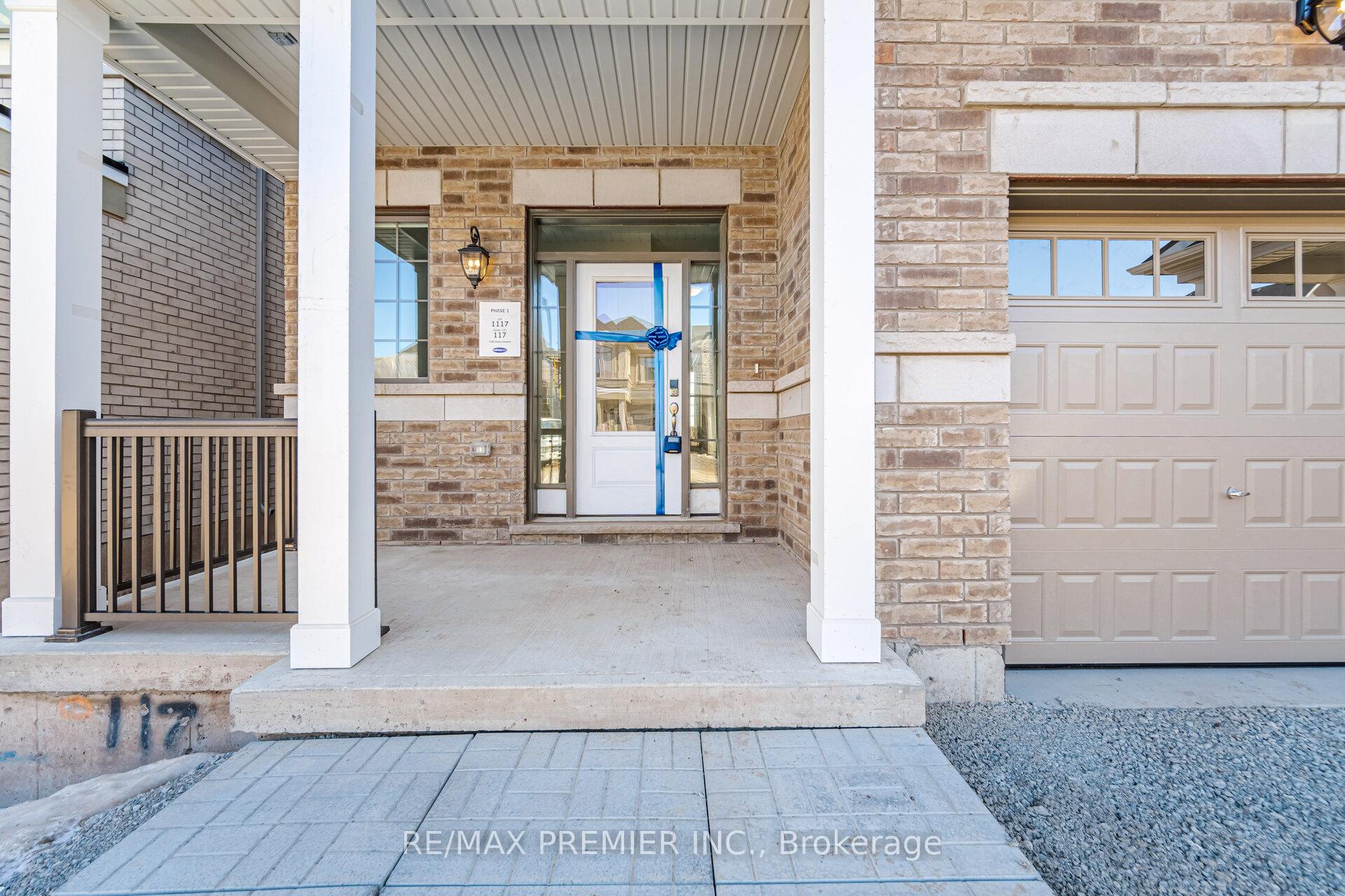 Photo 2 of 1182 Stacey Crescent, Milton, Bowes — HOMEH