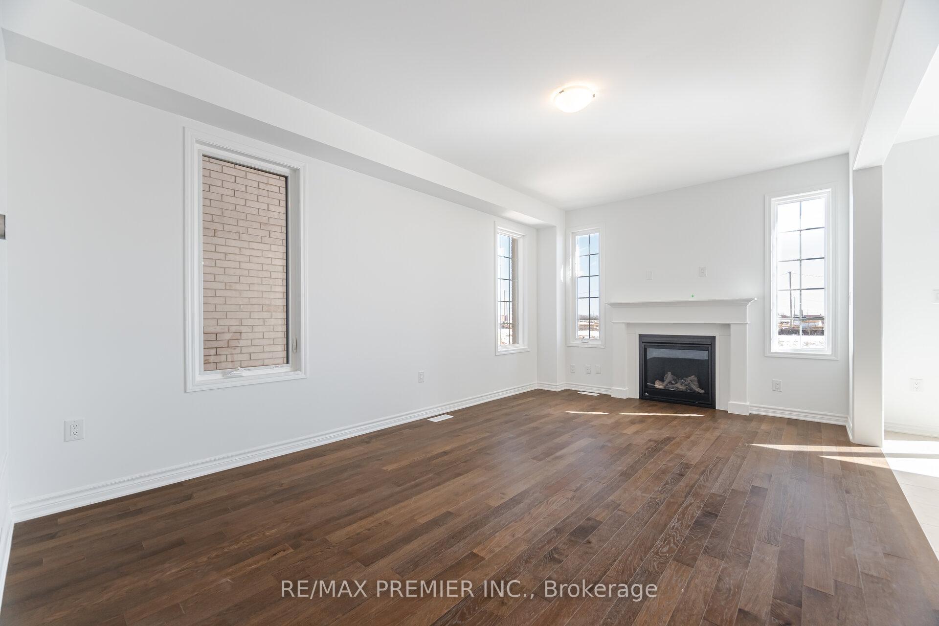 Photo 4 of 1182 Stacey Crescent, Milton, Bowes — HOMEH