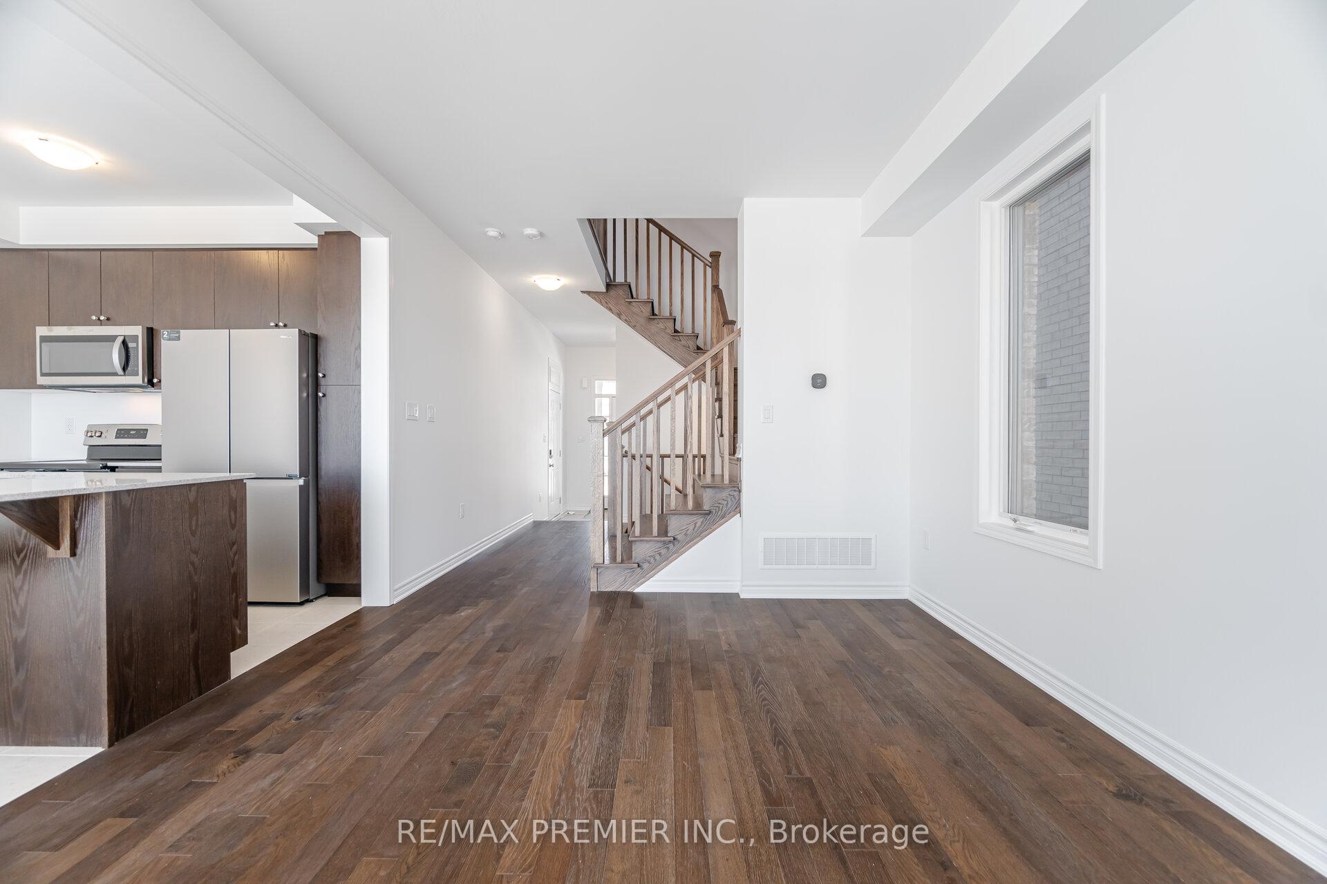 Photo 5 of 1182 Stacey Crescent, Milton, Bowes — HOMEH