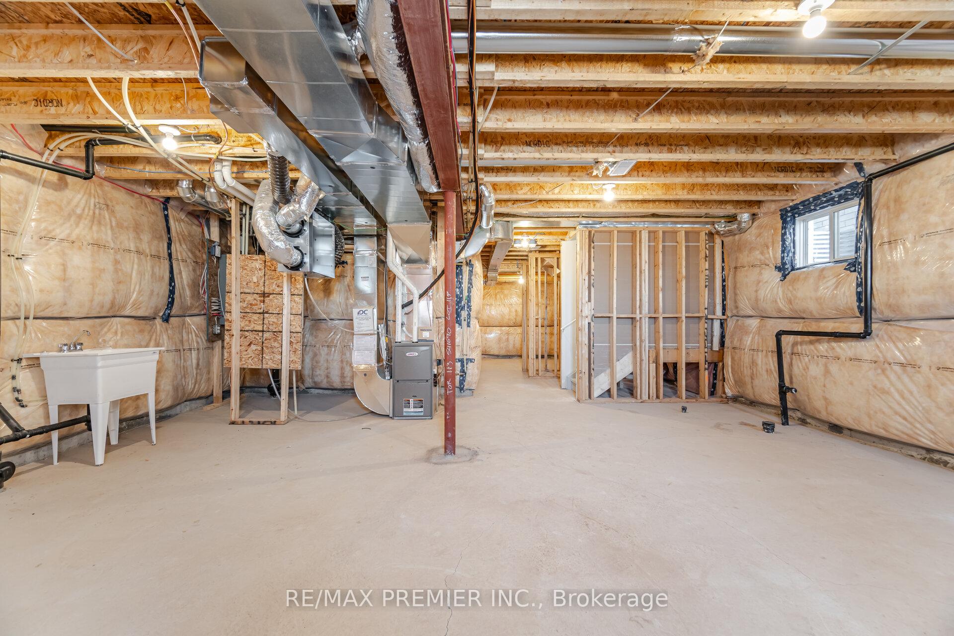 Photo 36 of 1182 Stacey Crescent, Milton, Bowes — HOMEH