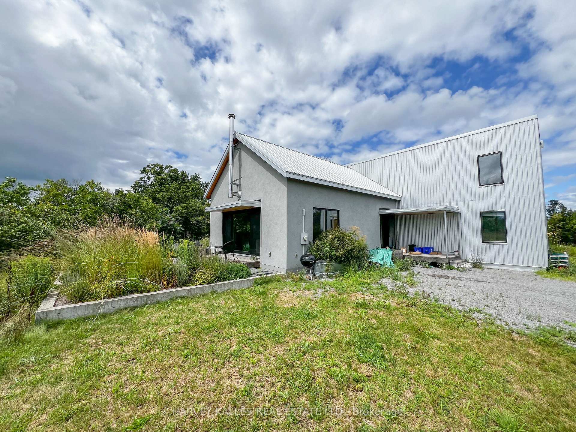 Front of 2465 County Road 7