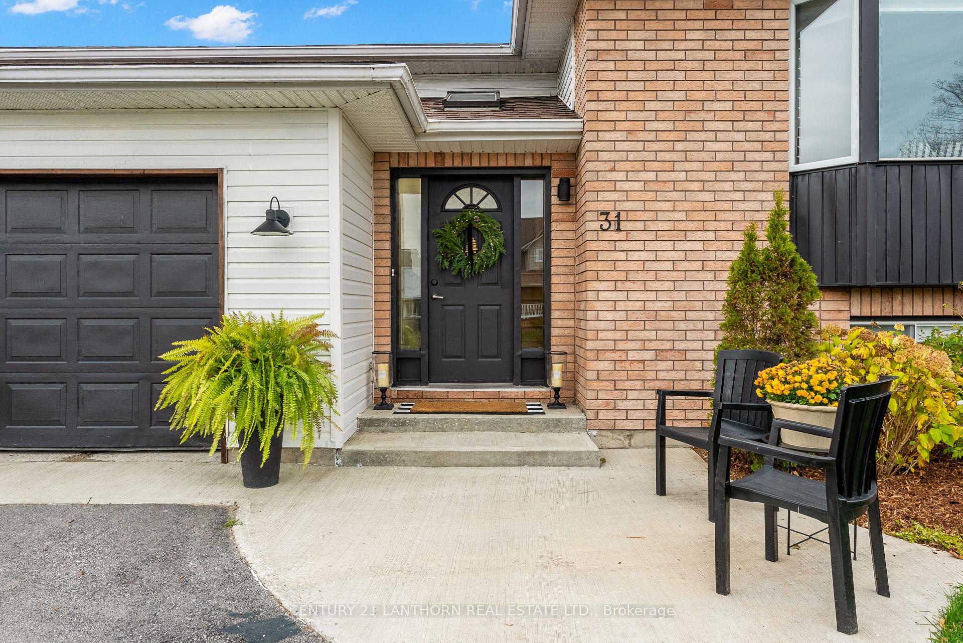 Photo 3 of 31 First Avenue, Prince Edward County, Wellington Ward — HOMEH