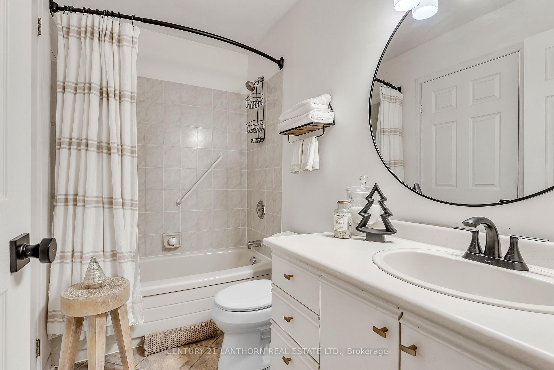 Photo 16 of 31 First Avenue, Prince Edward County, Wellington Ward — HOMEH