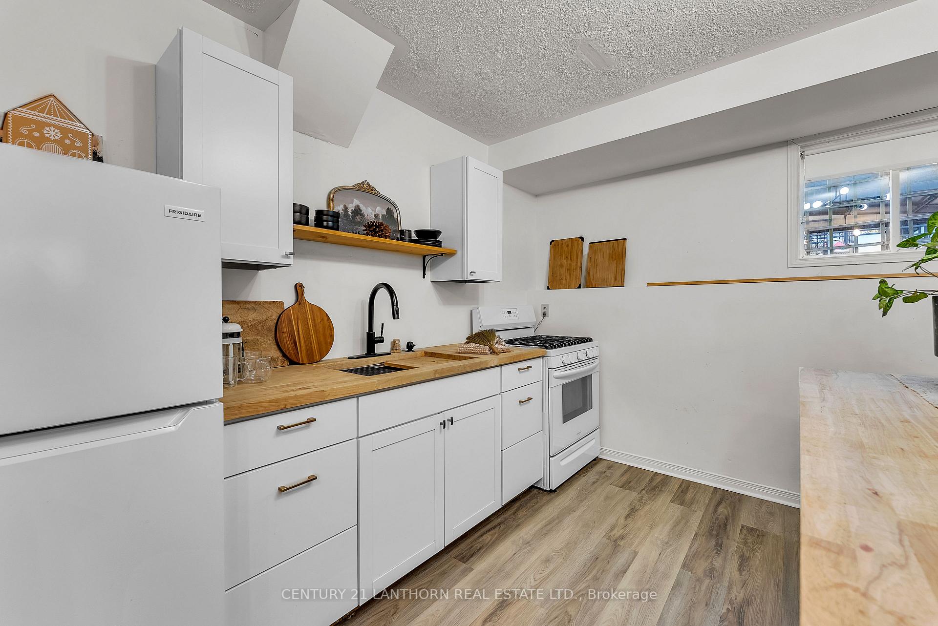 Photo 25 of 31 First Avenue, Prince Edward County, Wellington Ward — HOMEH