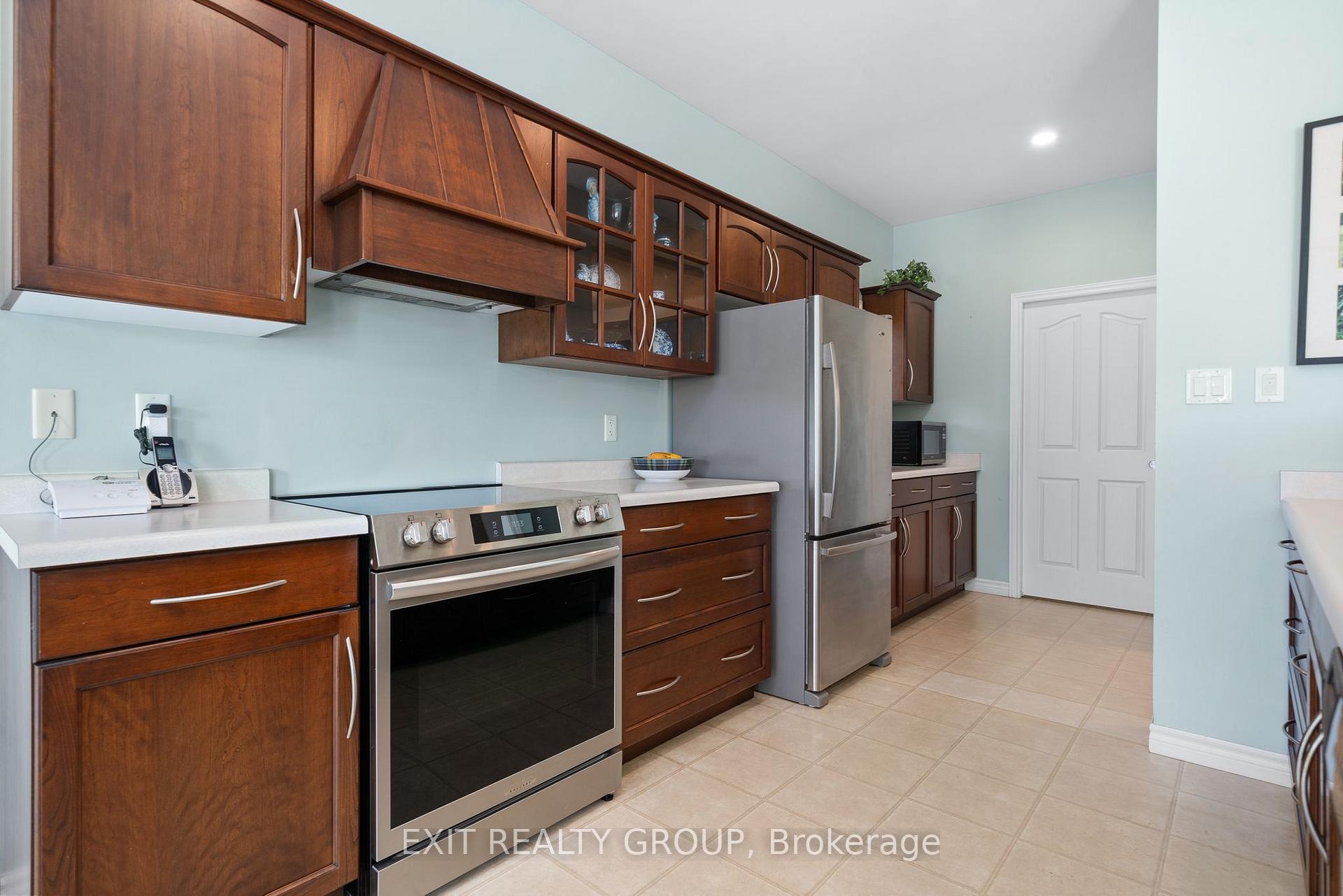 Photo 9 of 38 Aletha Drive, Prince Edward County, Wellington Ward — HOMEH
