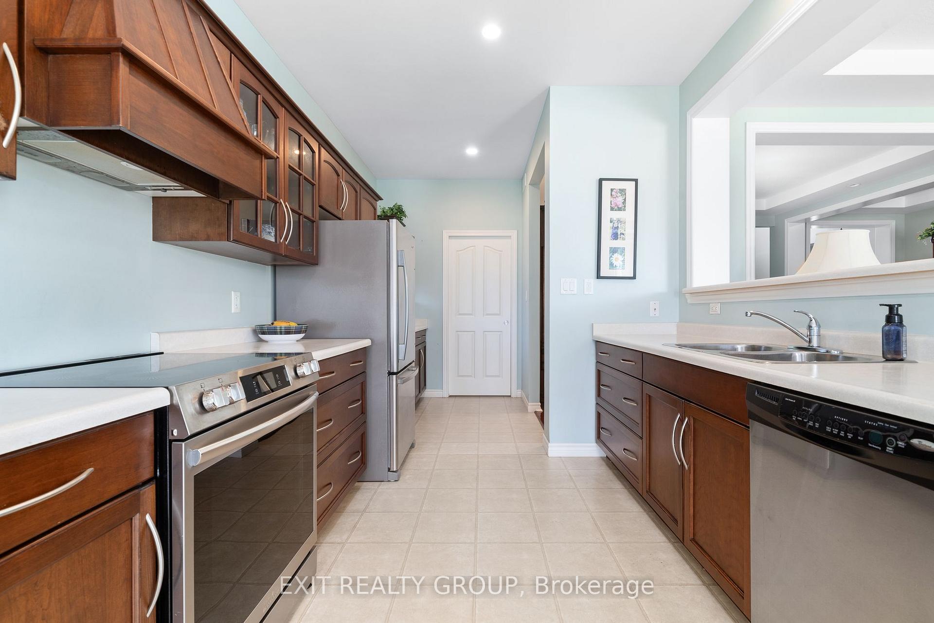 Photo 10 of 38 Aletha Drive, Prince Edward County, Wellington Ward — HOMEH