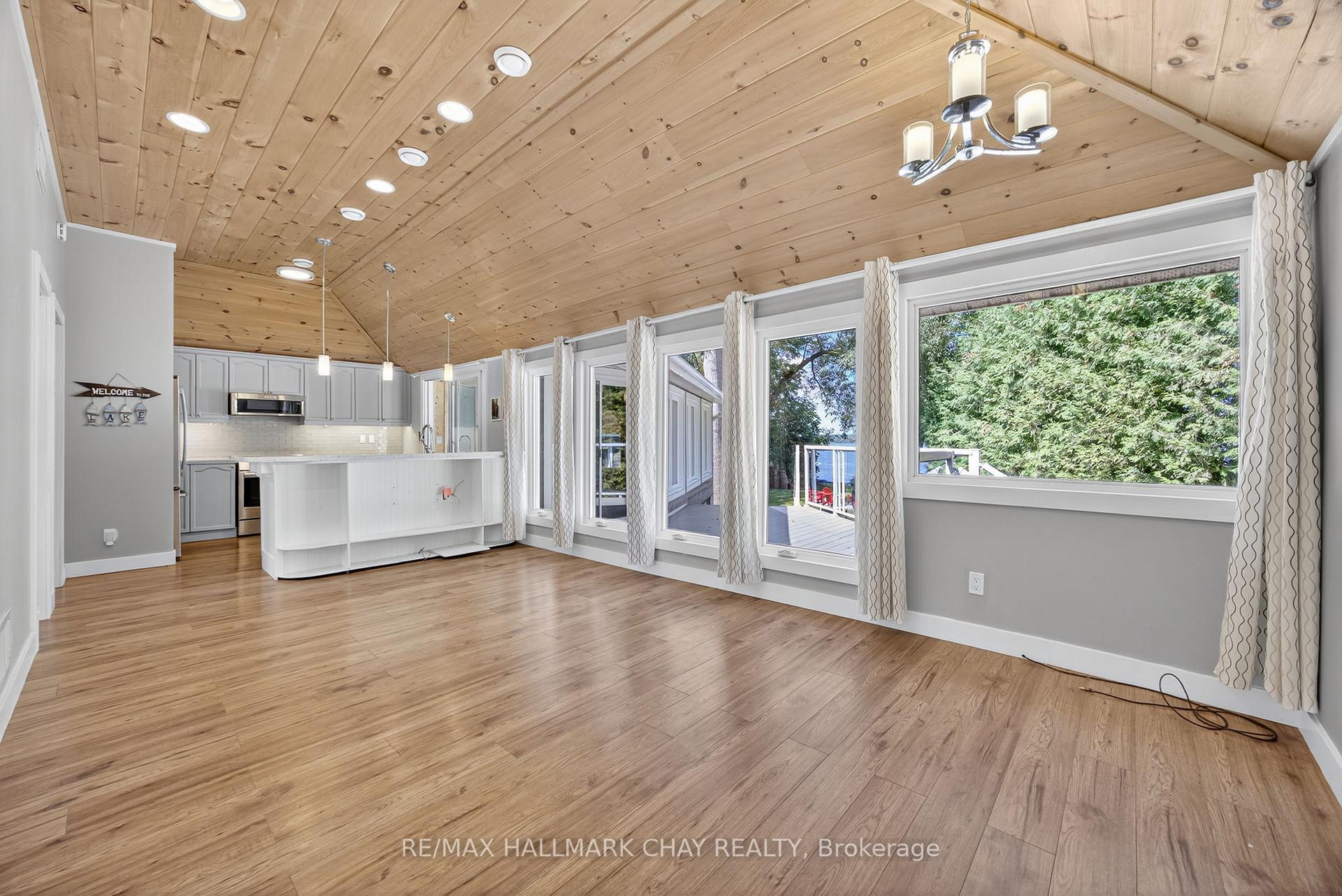 Photo 18 of 7092 Beach Drive, Ramara, Rural Ramara — HOMEH