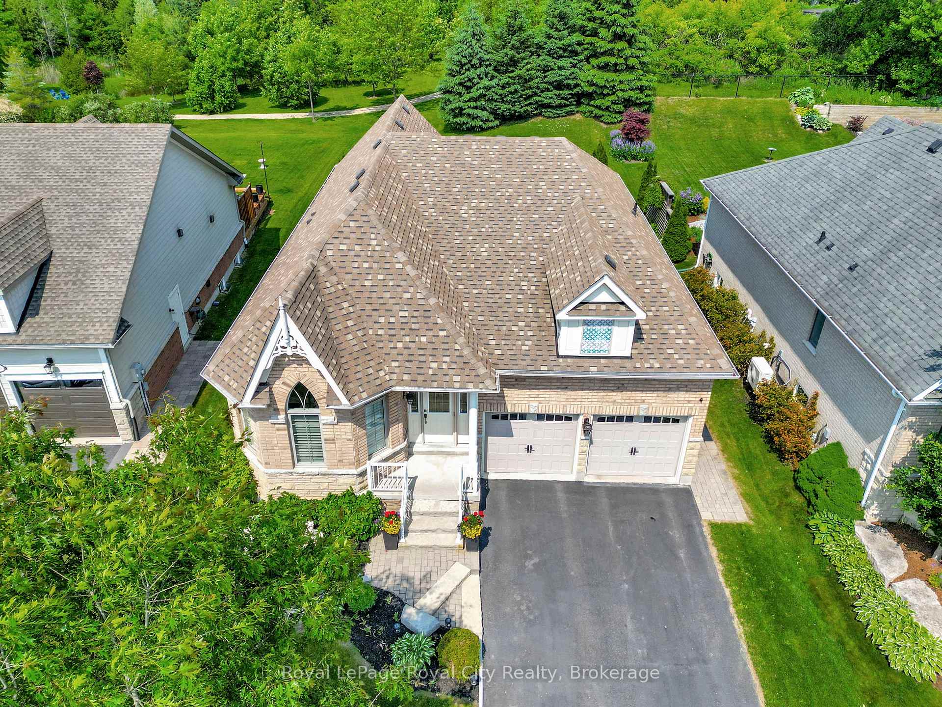 Photo 2 of 114 Aberfoyle Mill Crescent, Puslinch, Aberfoyle — HOMEH
