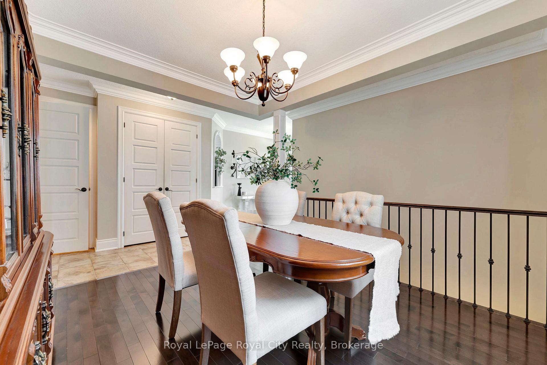 Photo 12 of 114 Aberfoyle Mill Crescent, Puslinch, Aberfoyle — HOMEH