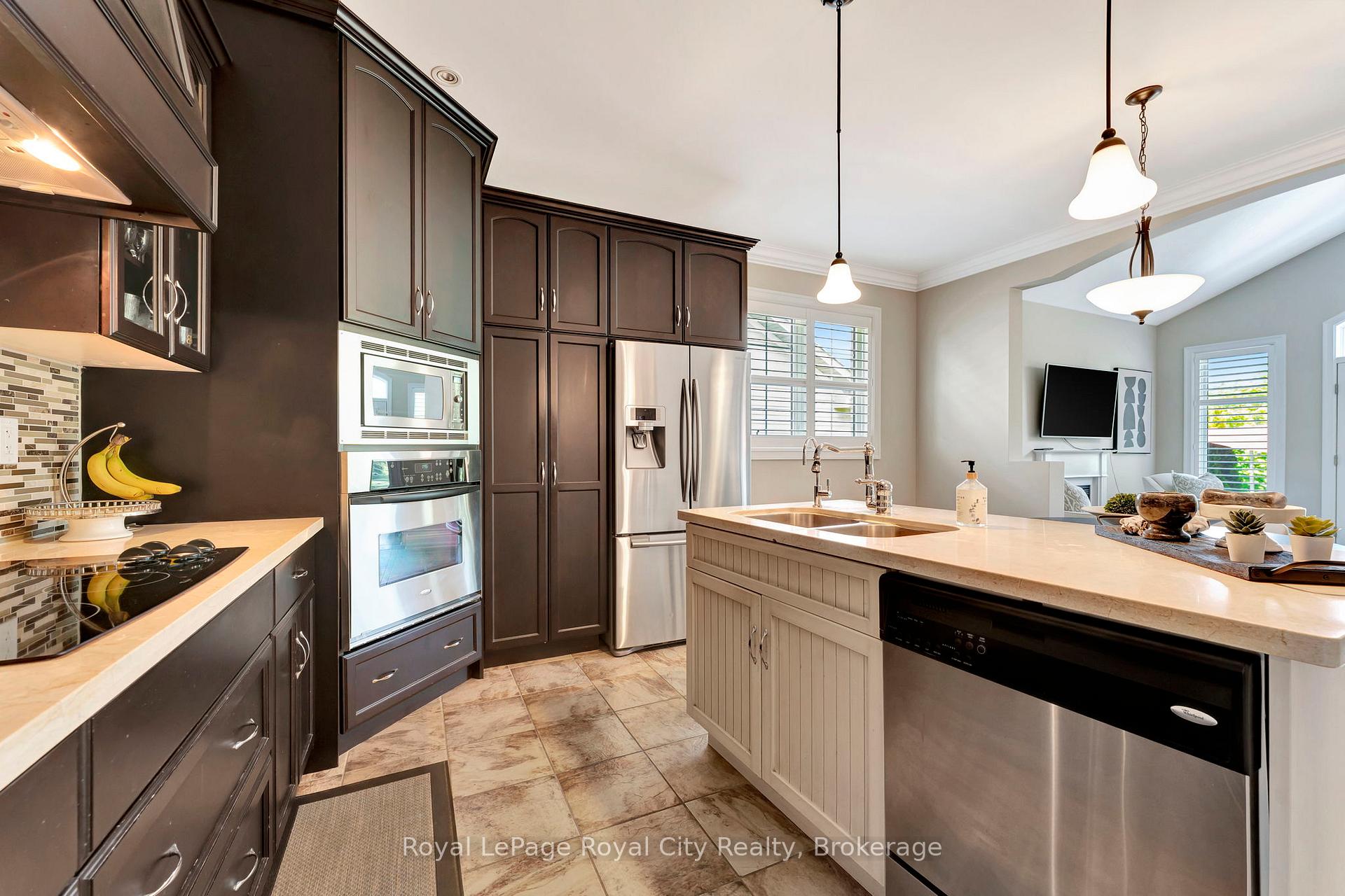 Photo 14 of 114 Aberfoyle Mill Crescent, Puslinch, Aberfoyle — HOMEH