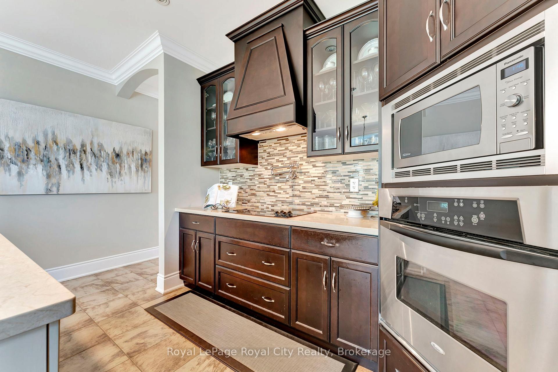 Photo 16 of 114 Aberfoyle Mill Crescent, Puslinch, Aberfoyle — HOMEH