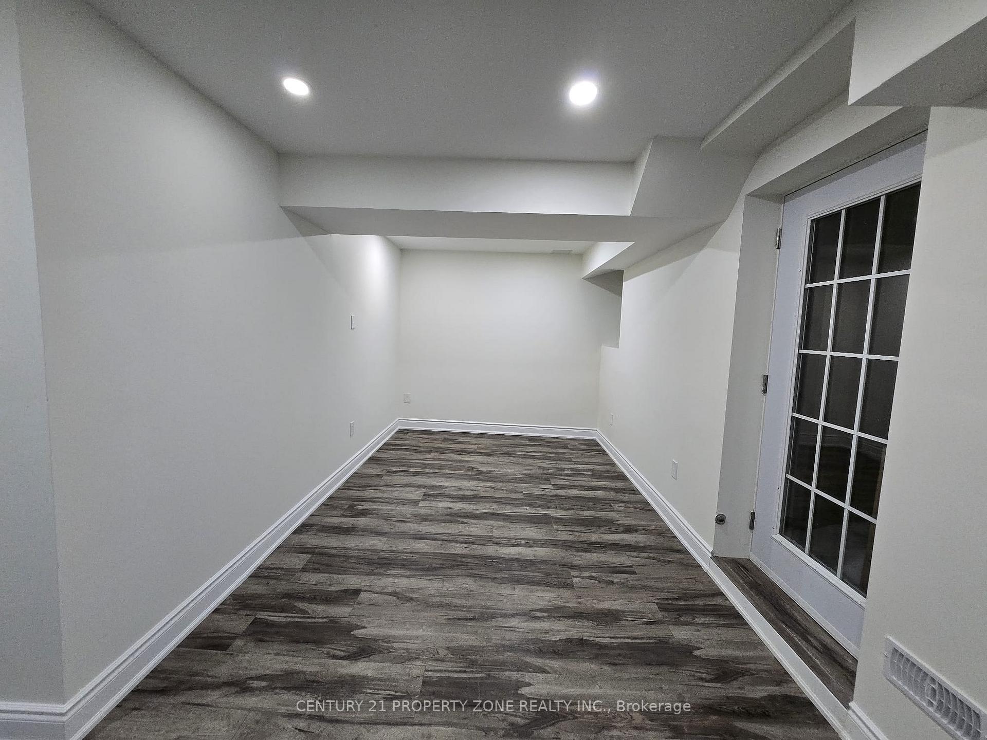 Photo 2 of 962 Penson Crescent, Milton, Coates — HOMEH