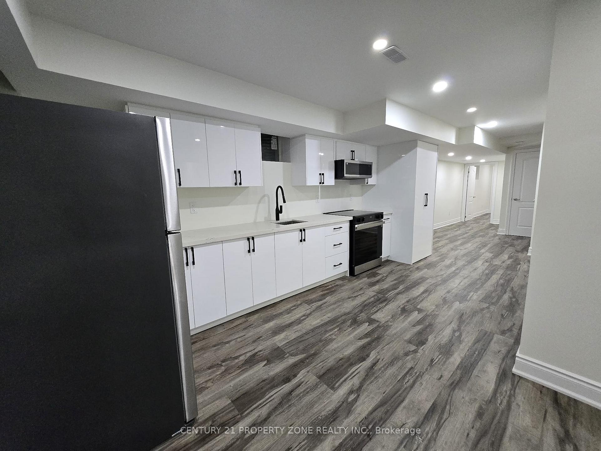Photo 3 of 962 Penson Crescent, Milton, Coates — HOMEH