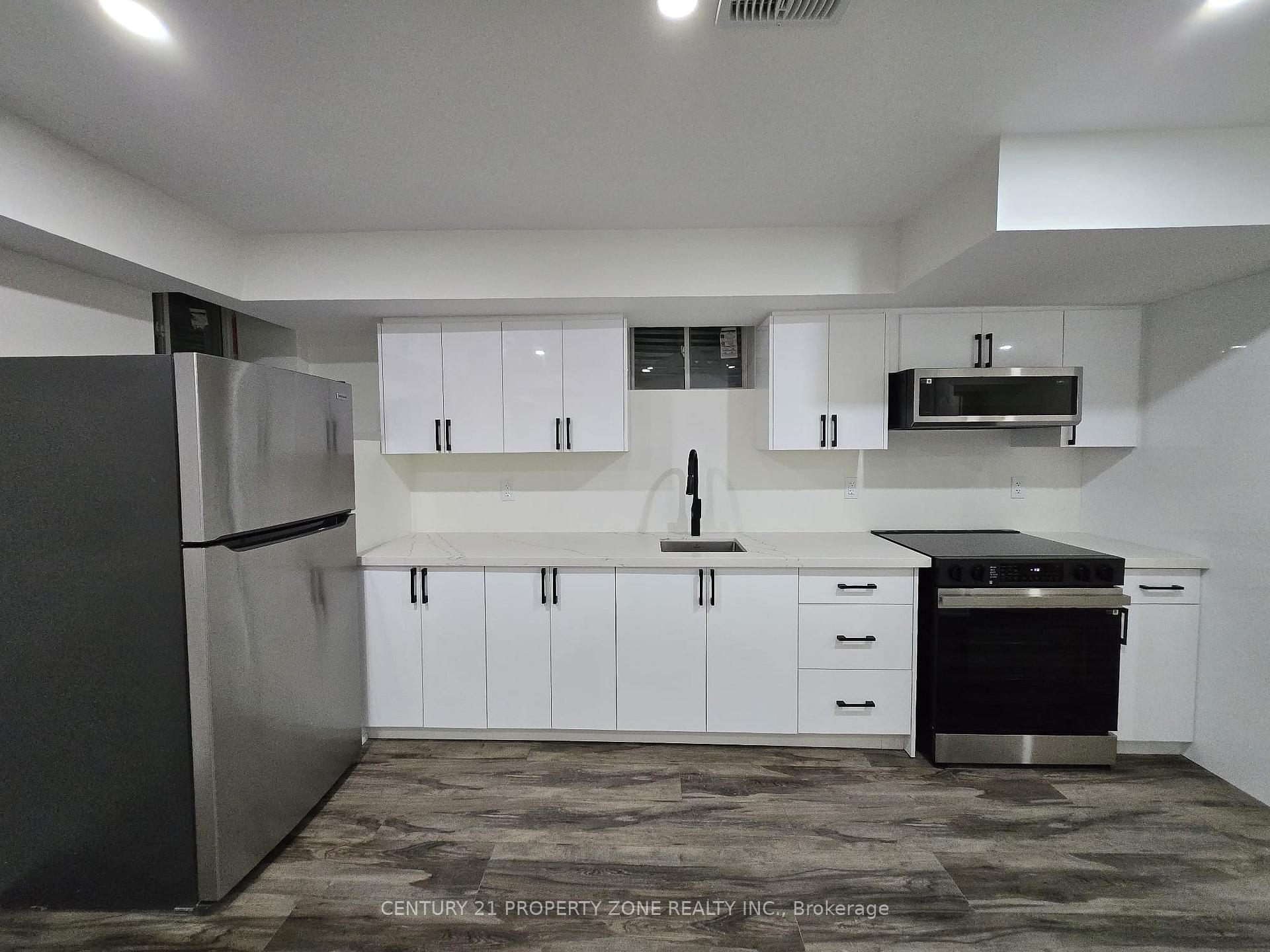 Photo 4 of 962 Penson Crescent, Milton, Coates — HOMEH