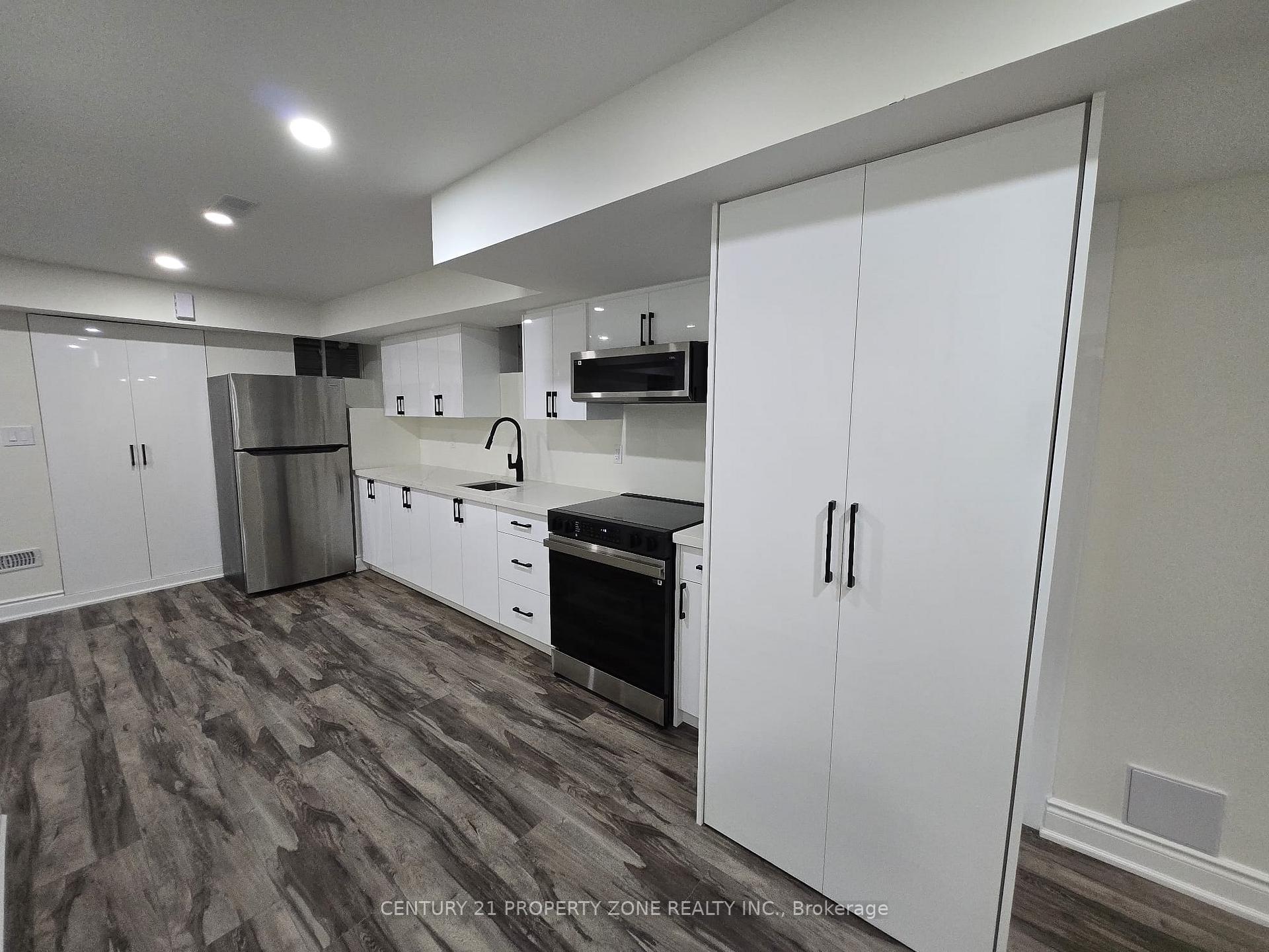 Photo 5 of 962 Penson Crescent, Milton, Coates — HOMEH