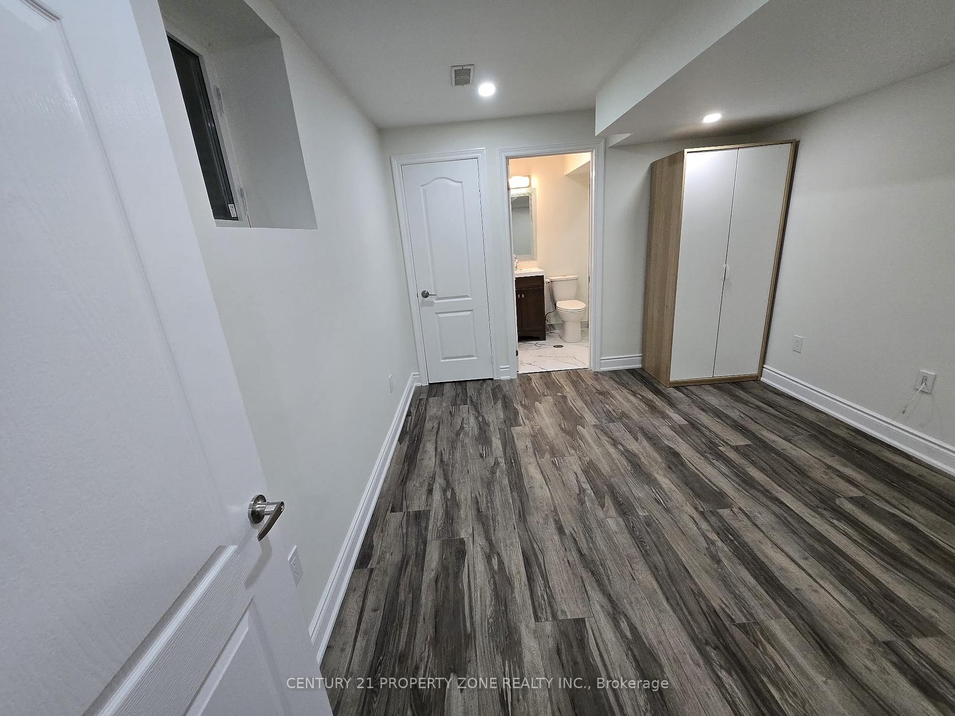 Photo 15 of 962 Penson Crescent, Milton, Coates — HOMEH