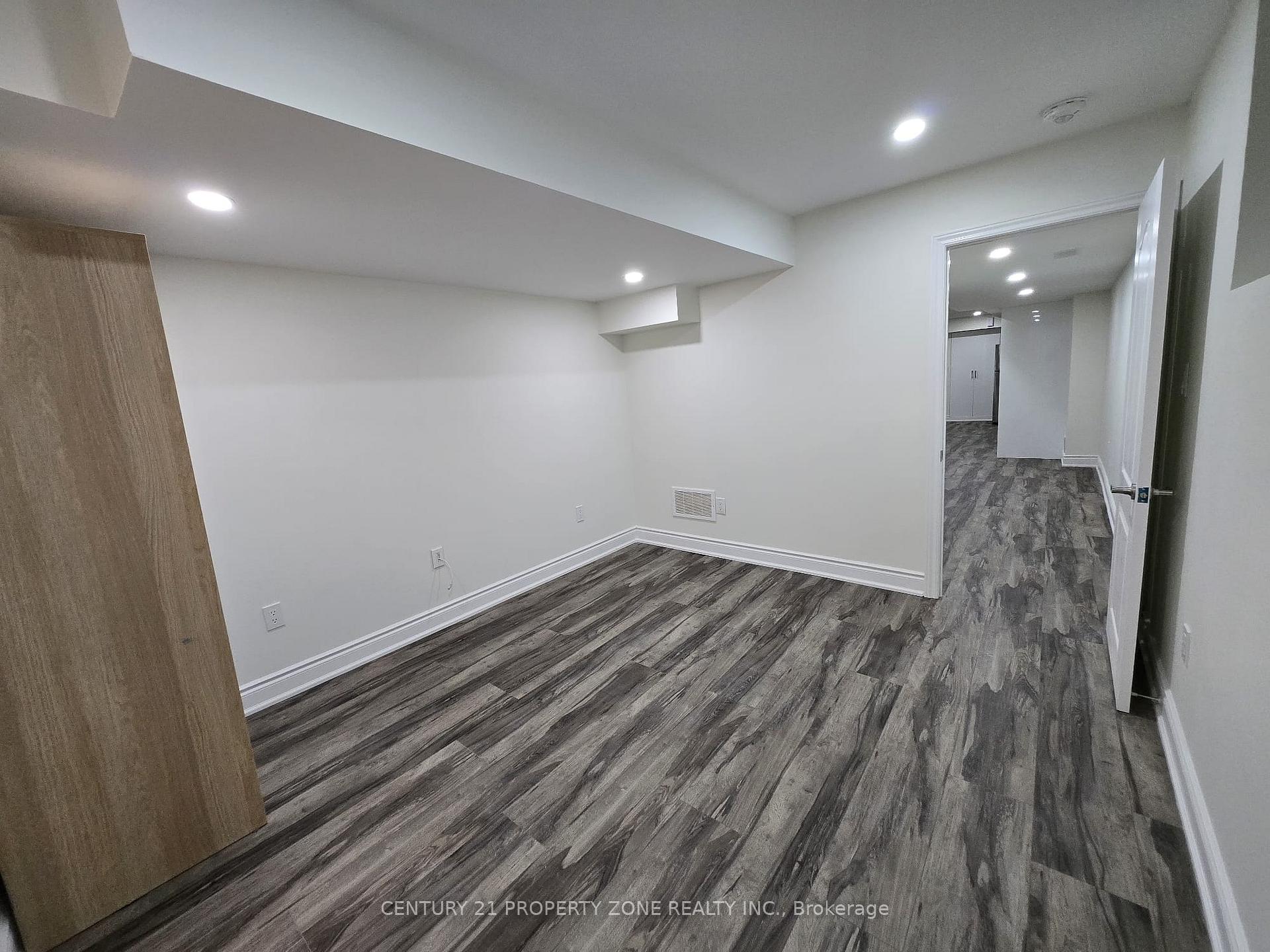 Photo 16 of 962 Penson Crescent, Milton, Coates — HOMEH
