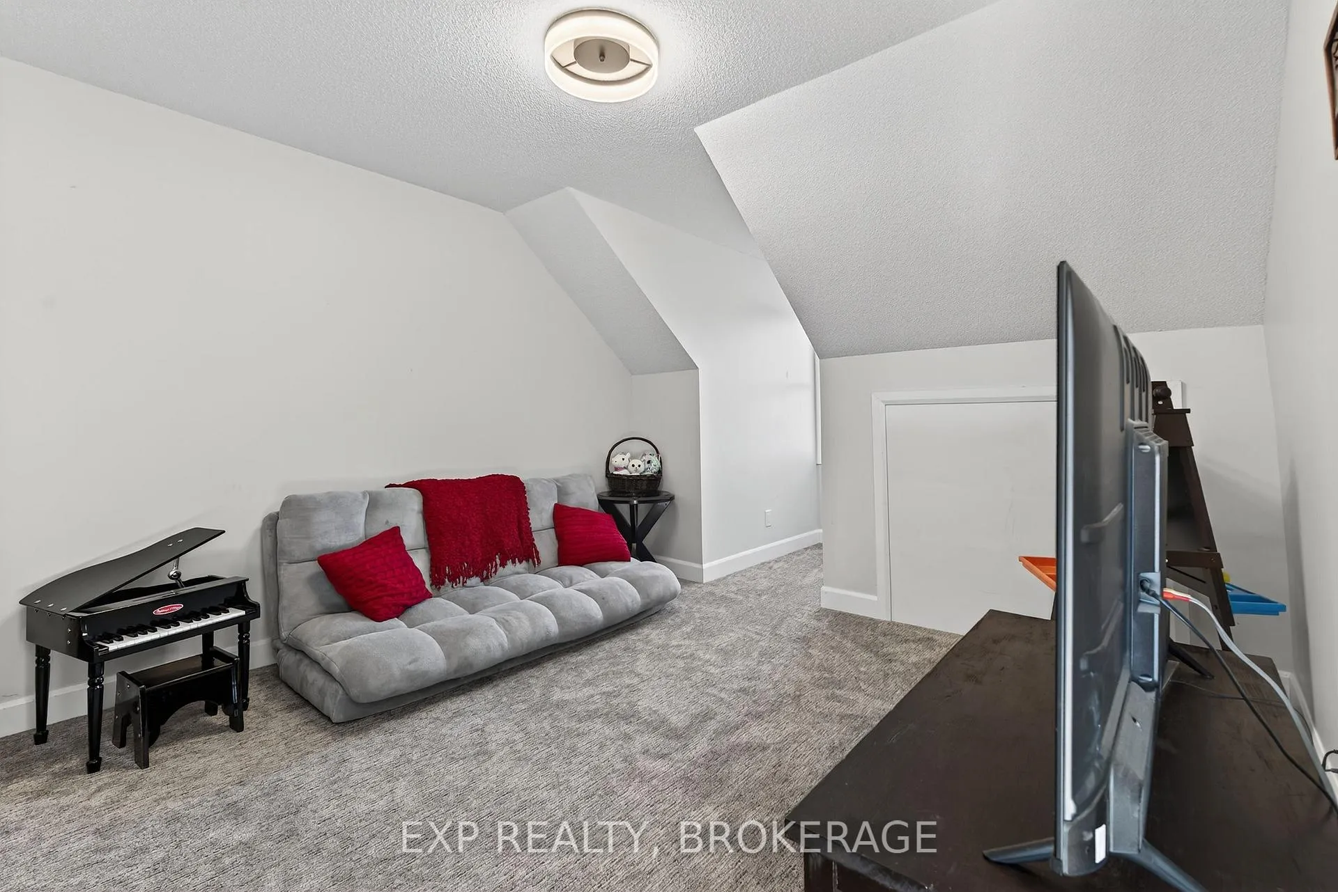 Photo 25 of 2516 County 15 Road, Prince Edward County, Sophiasburg Ward — HOMEH