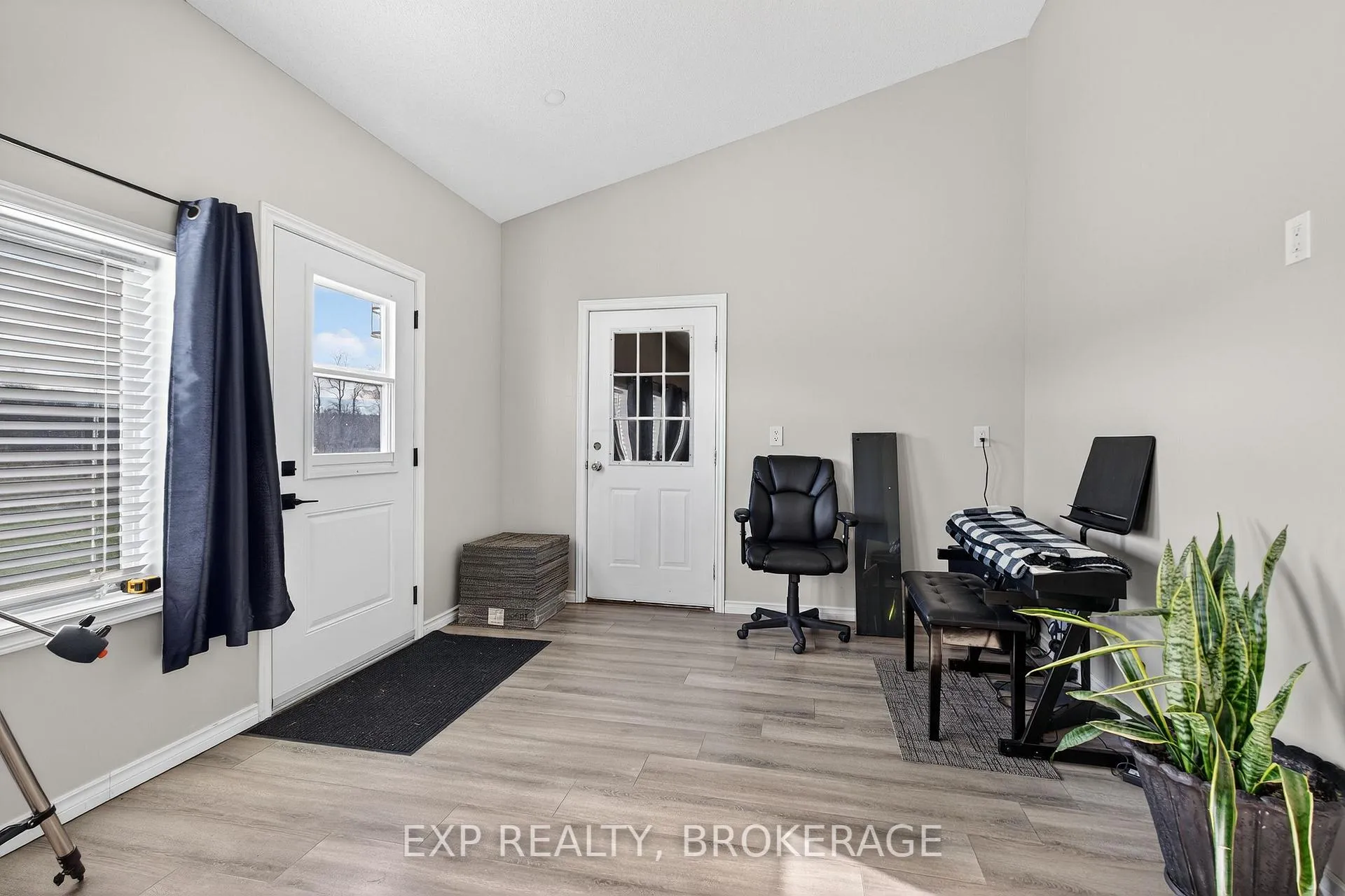 Photo 36 of 2516 County 15 Road, Prince Edward County, Sophiasburg Ward — HOMEH