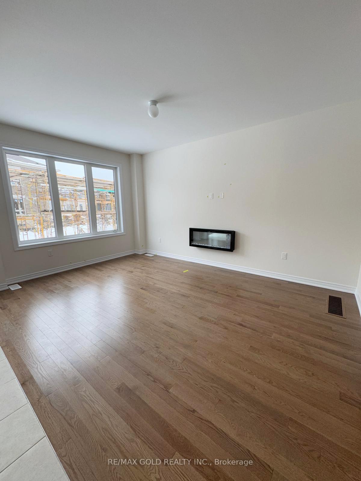 Photo 5 of 469 Kennedy Circle, Milton, Cobban — HOMEH