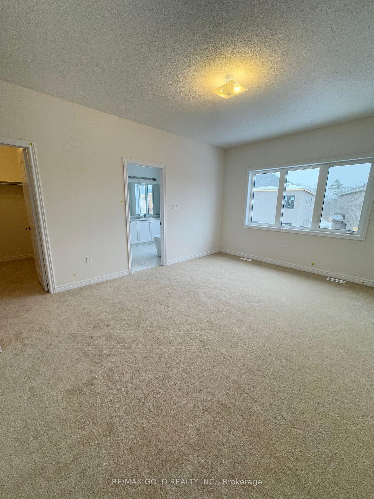 Photo 13 of 469 Kennedy Circle, Milton, Cobban — HOMEH