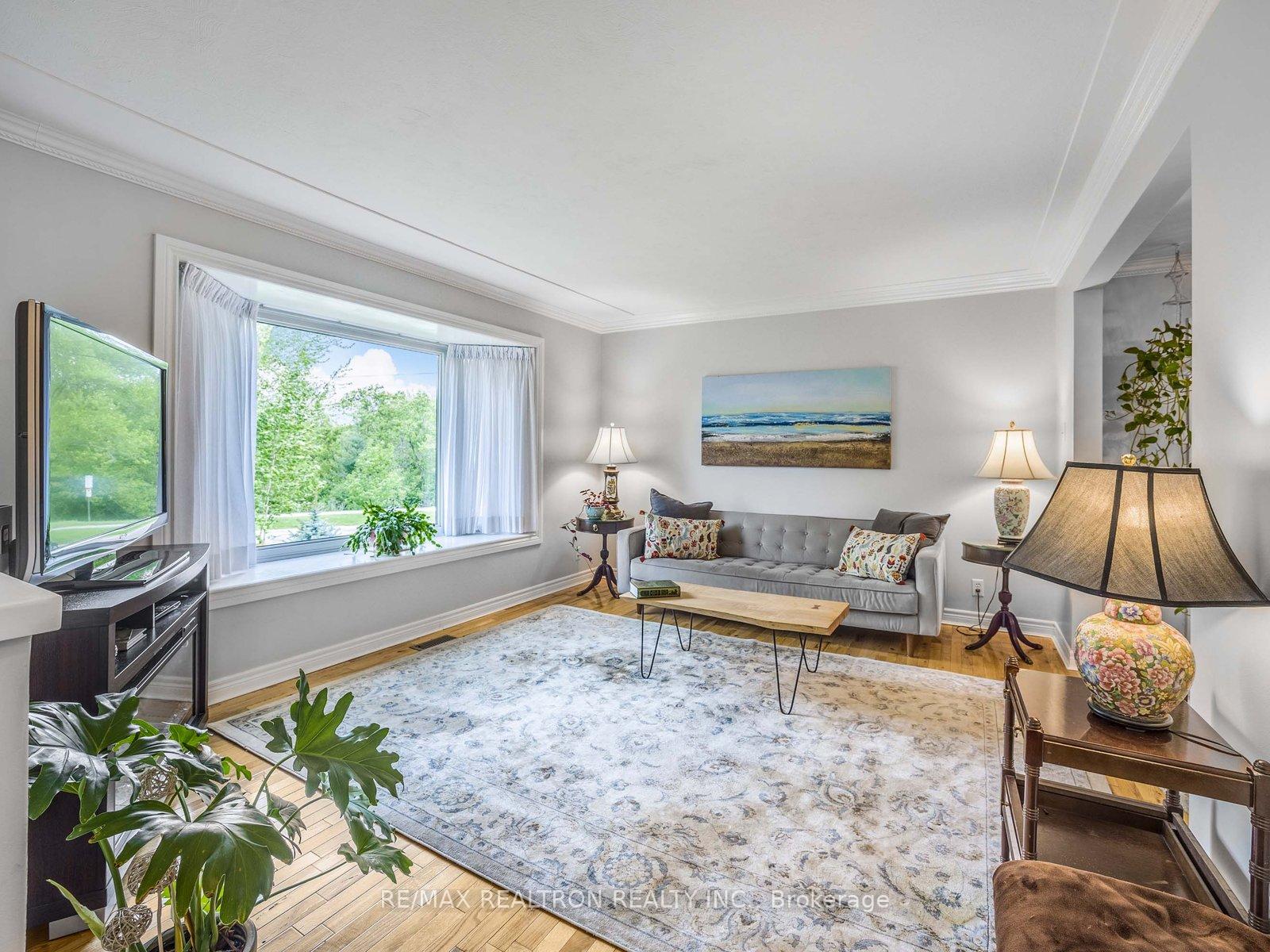 Photo 4 of 914 Willowdale Avenue, Oshawa, Donevan — HOMEH