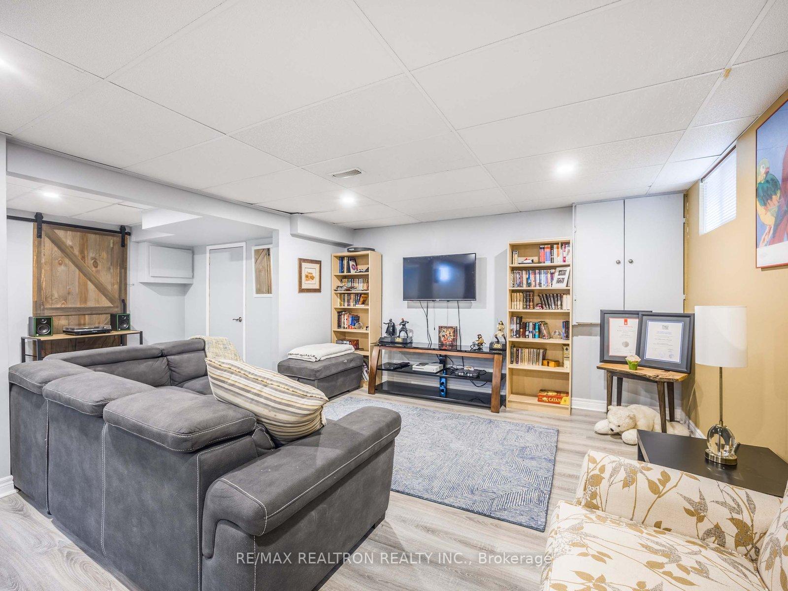 Photo 18 of 914 Willowdale Avenue, Oshawa, Donevan — HOMEH