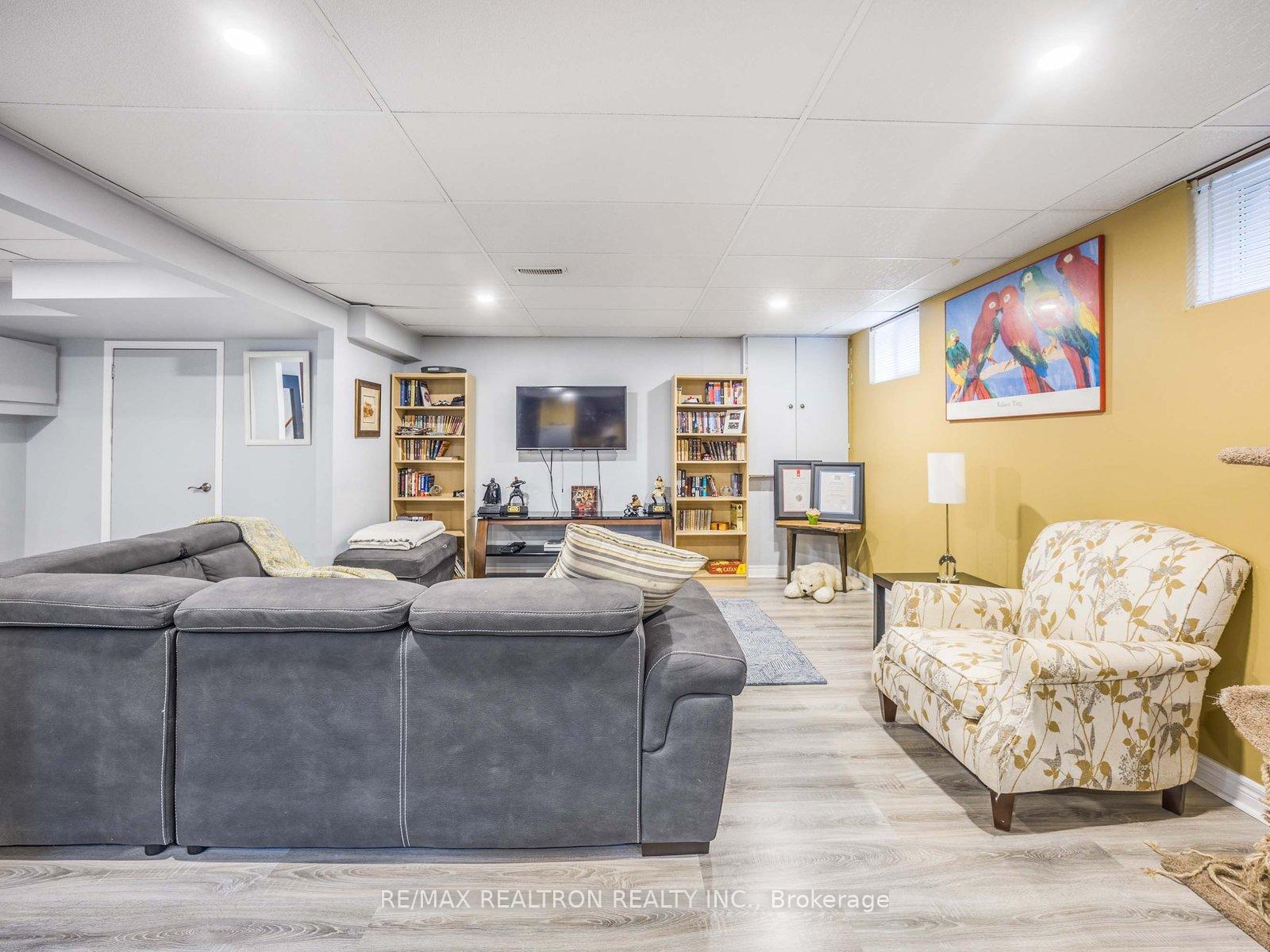 Photo 19 of 914 Willowdale Avenue, Oshawa, Donevan — HOMEH