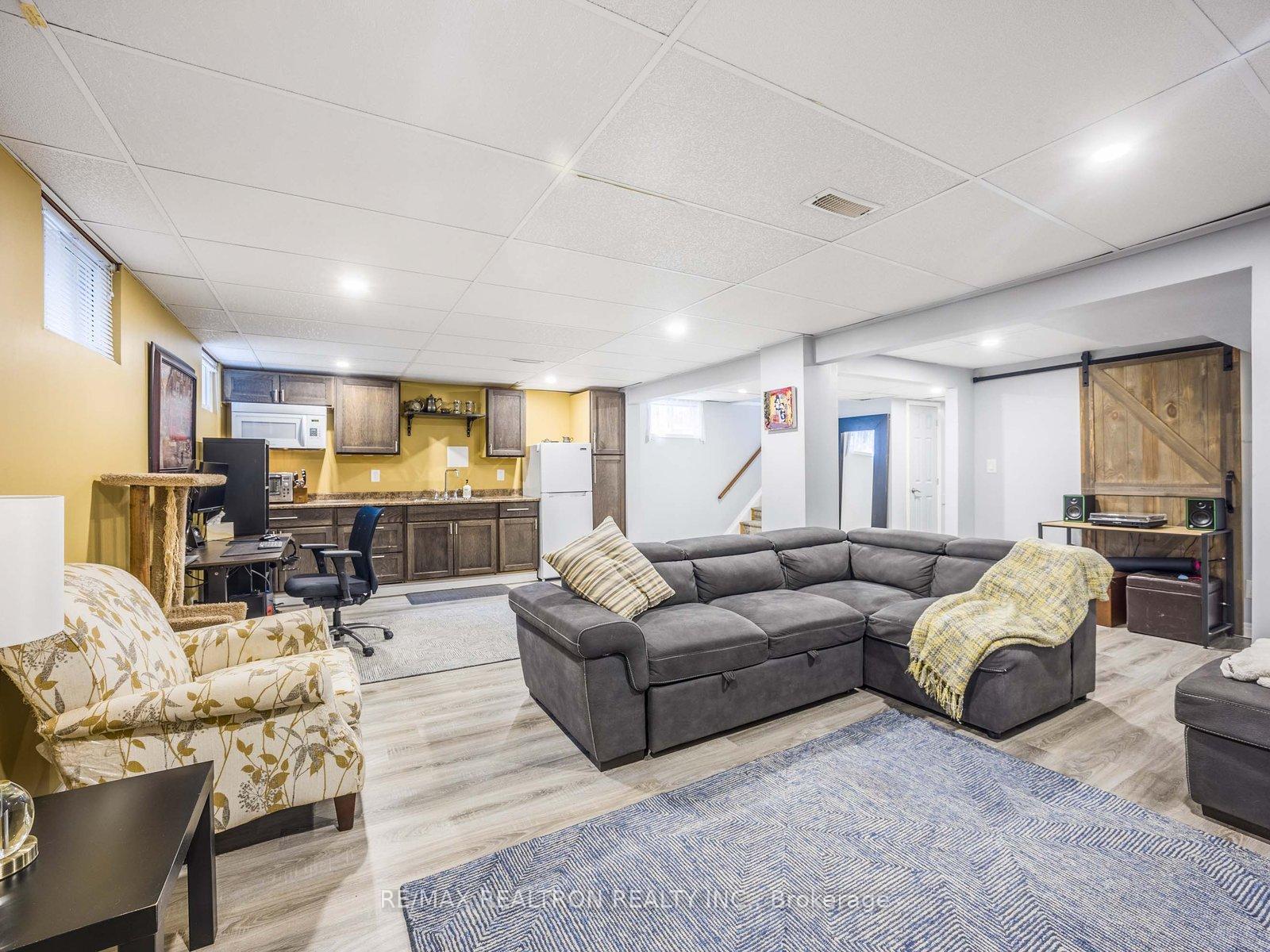 Photo 21 of 914 Willowdale Avenue, Oshawa, Donevan — HOMEH