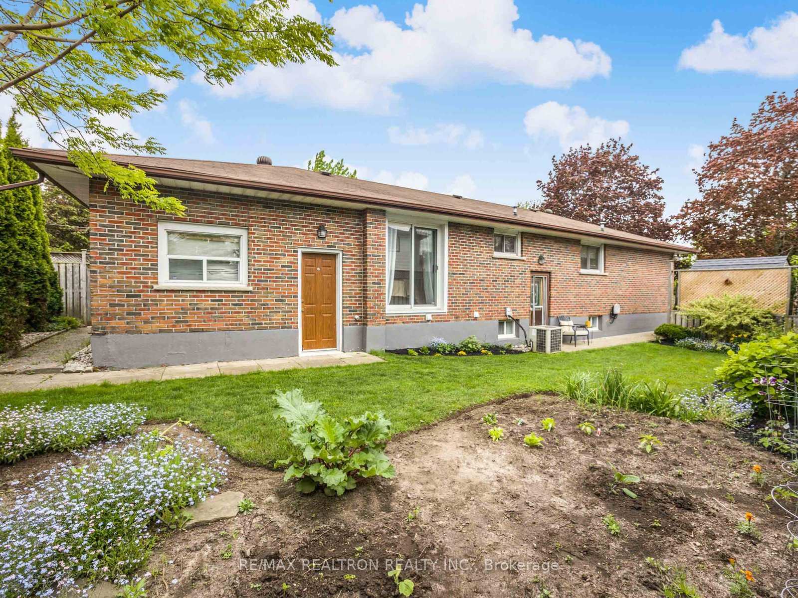 Photo 29 of 914 Willowdale Avenue, Oshawa, Donevan — HOMEH
