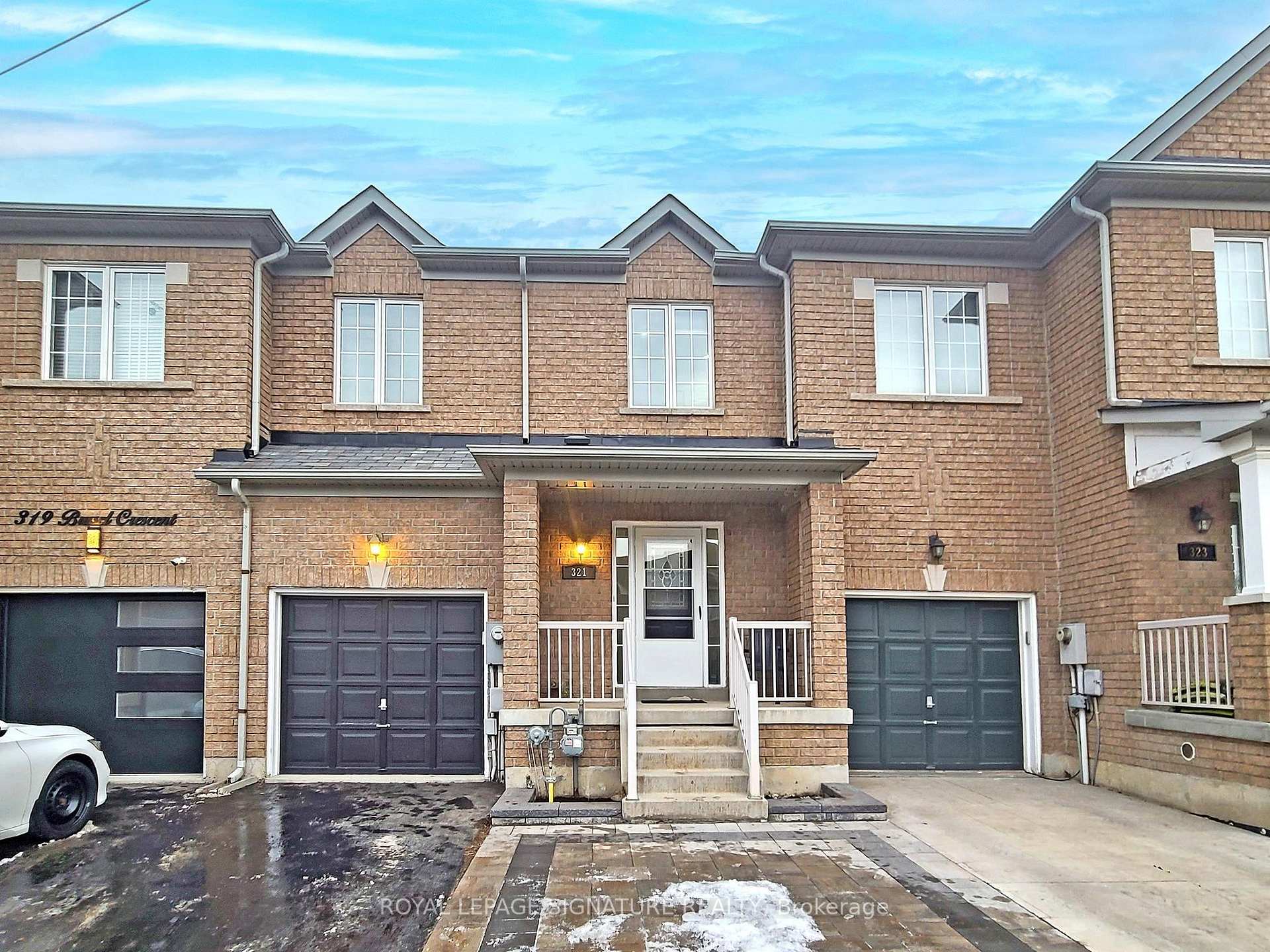 Front of 321 Bussel Crescent