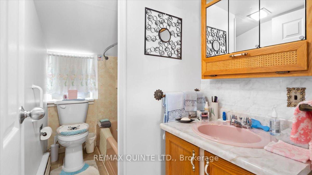 Photo 13 of 2338 County Road 8, Prince Edward County, North Marysburg Ward — HOMEH