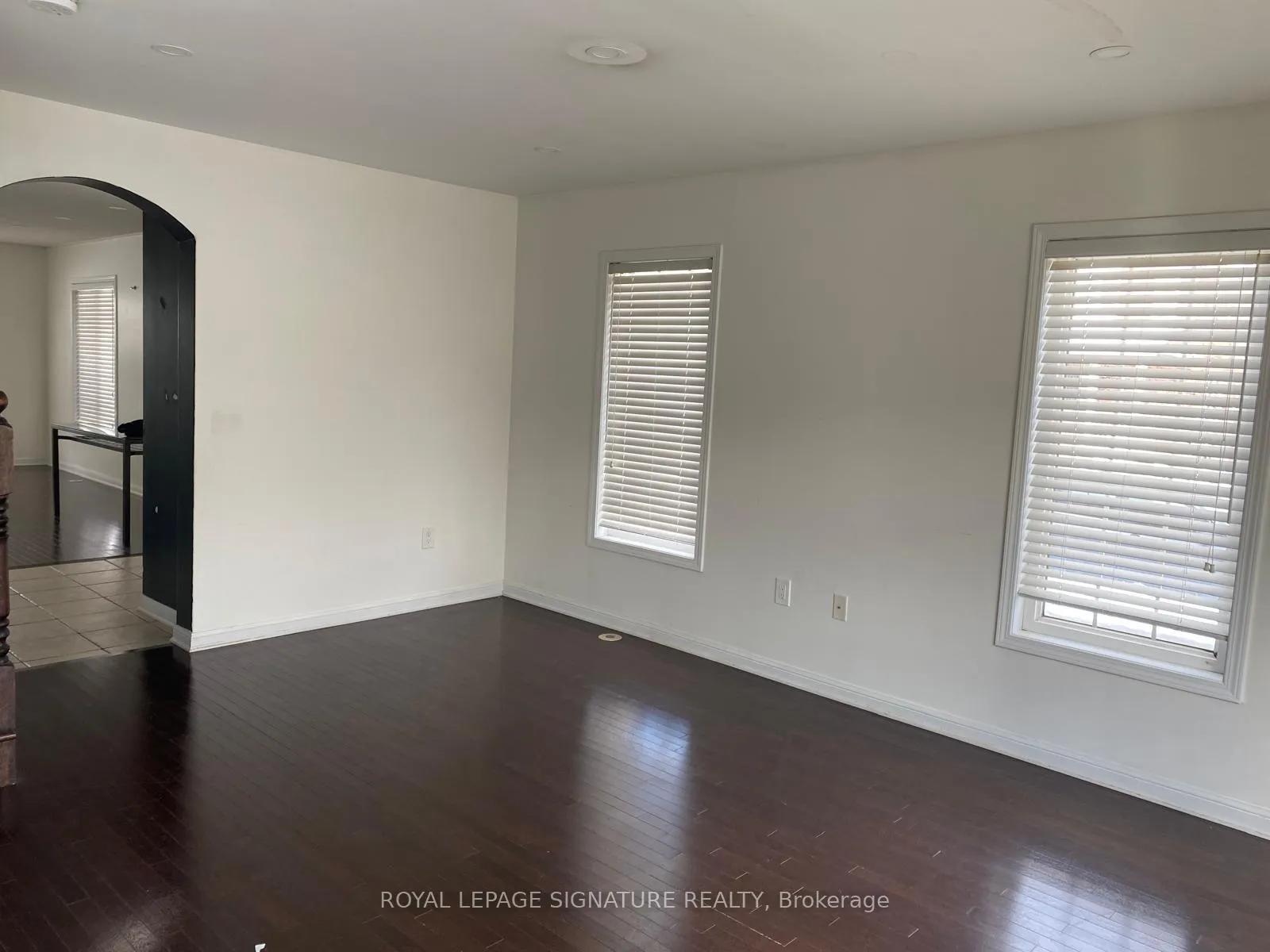 Photo 4 of 822 Maquire Terrace, Milton, Coates — HOMEH