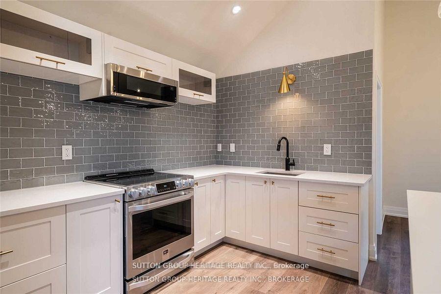 Photo 2 of Unit B2, 1976 Notion Road, Pickering, Village East — HOMEH