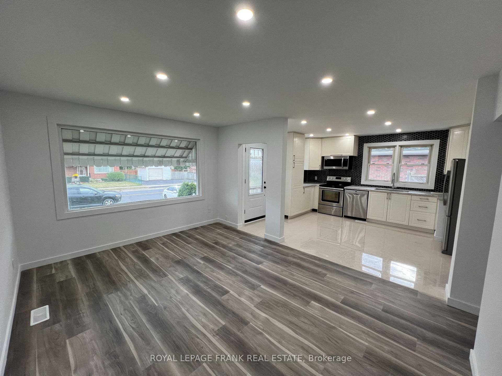 Photo 3 of Unit Upper, 526 Eulalie Avenue, Oshawa, Central — HOMEH